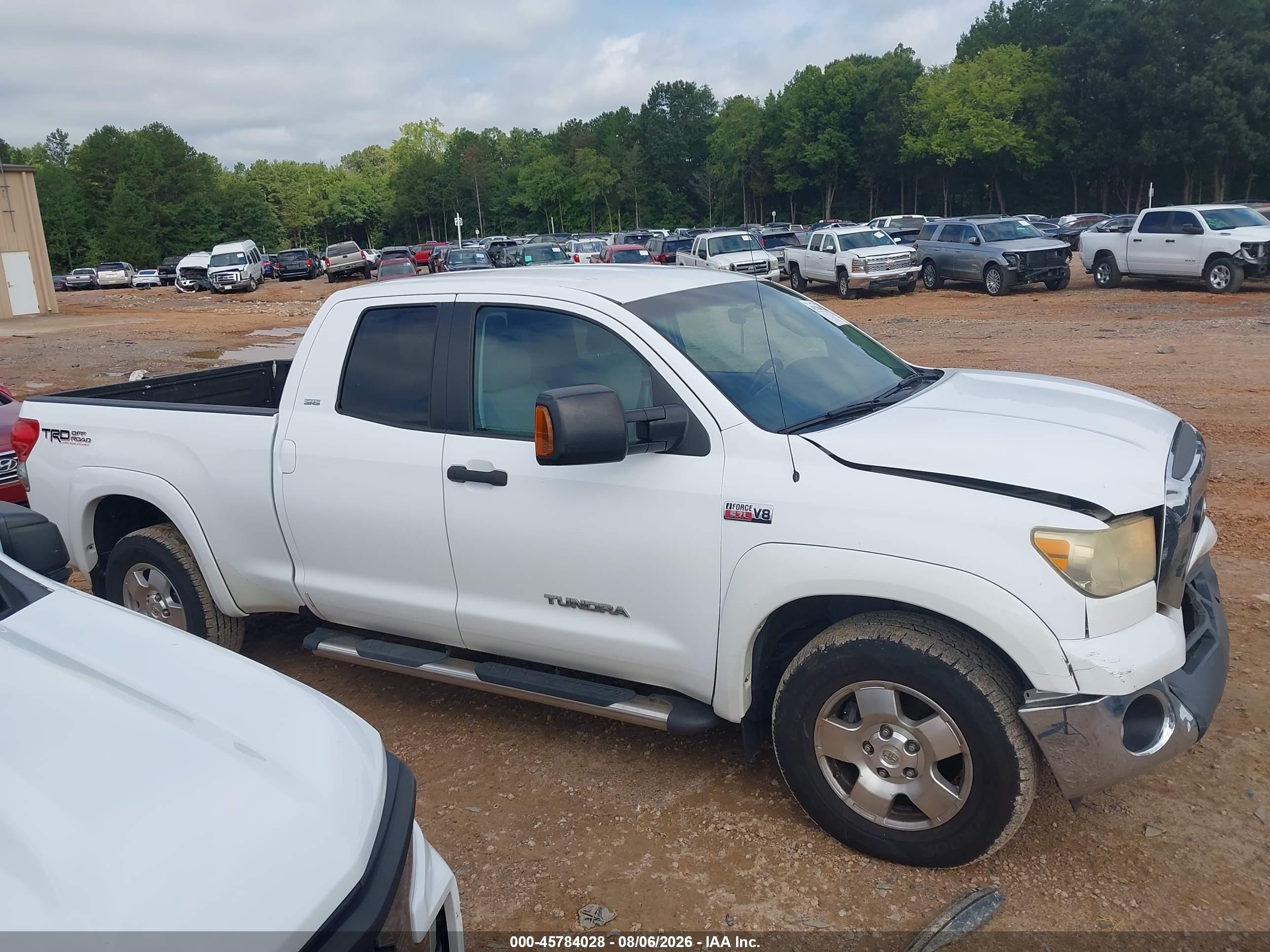 2008 Toyota Tundra Sr5 5.7l V8 White vin: 5TFBV54178X040346