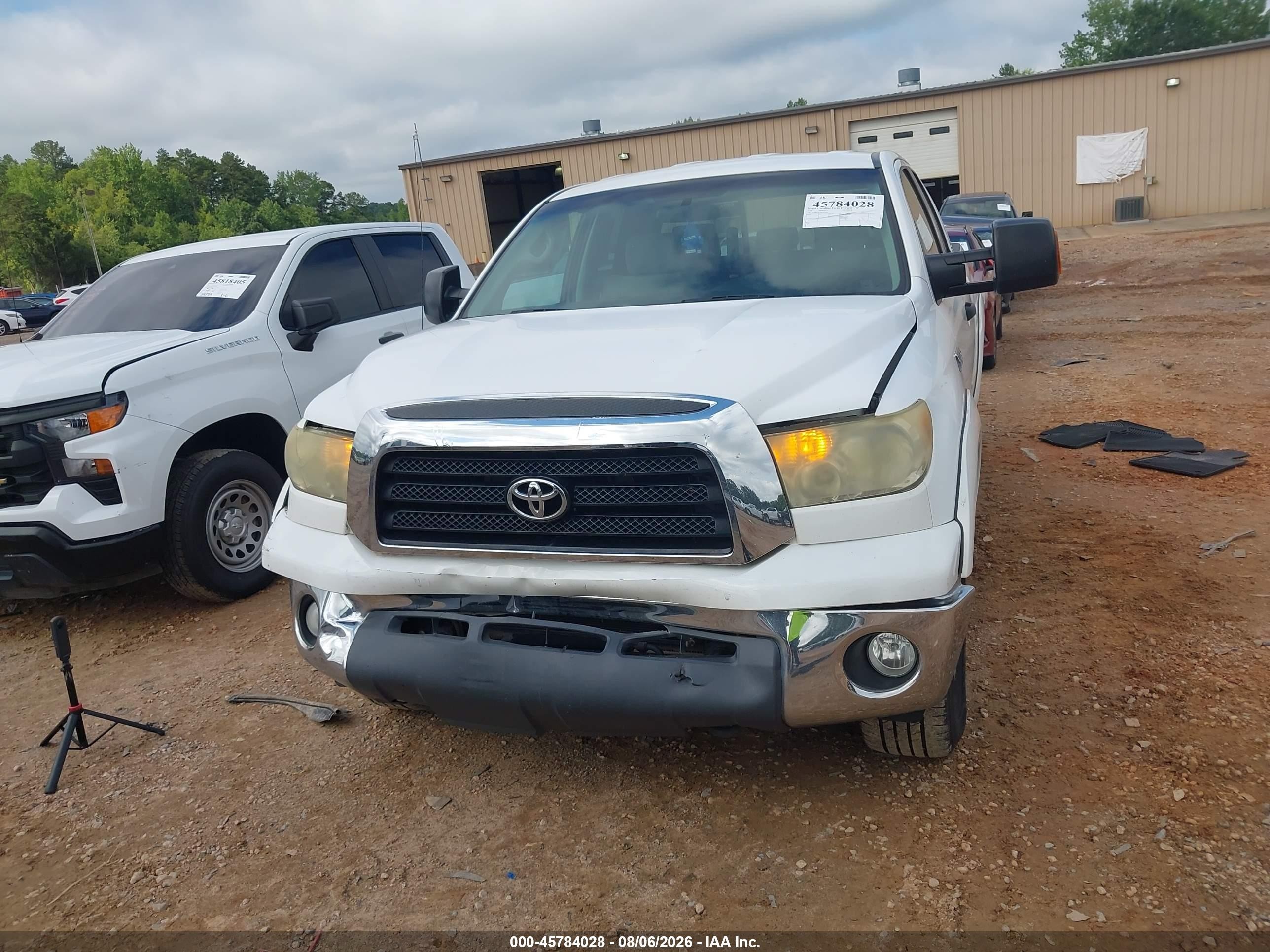 2008 Toyota Tundra Sr5 5.7l V8 White vin: 5TFBV54178X040346