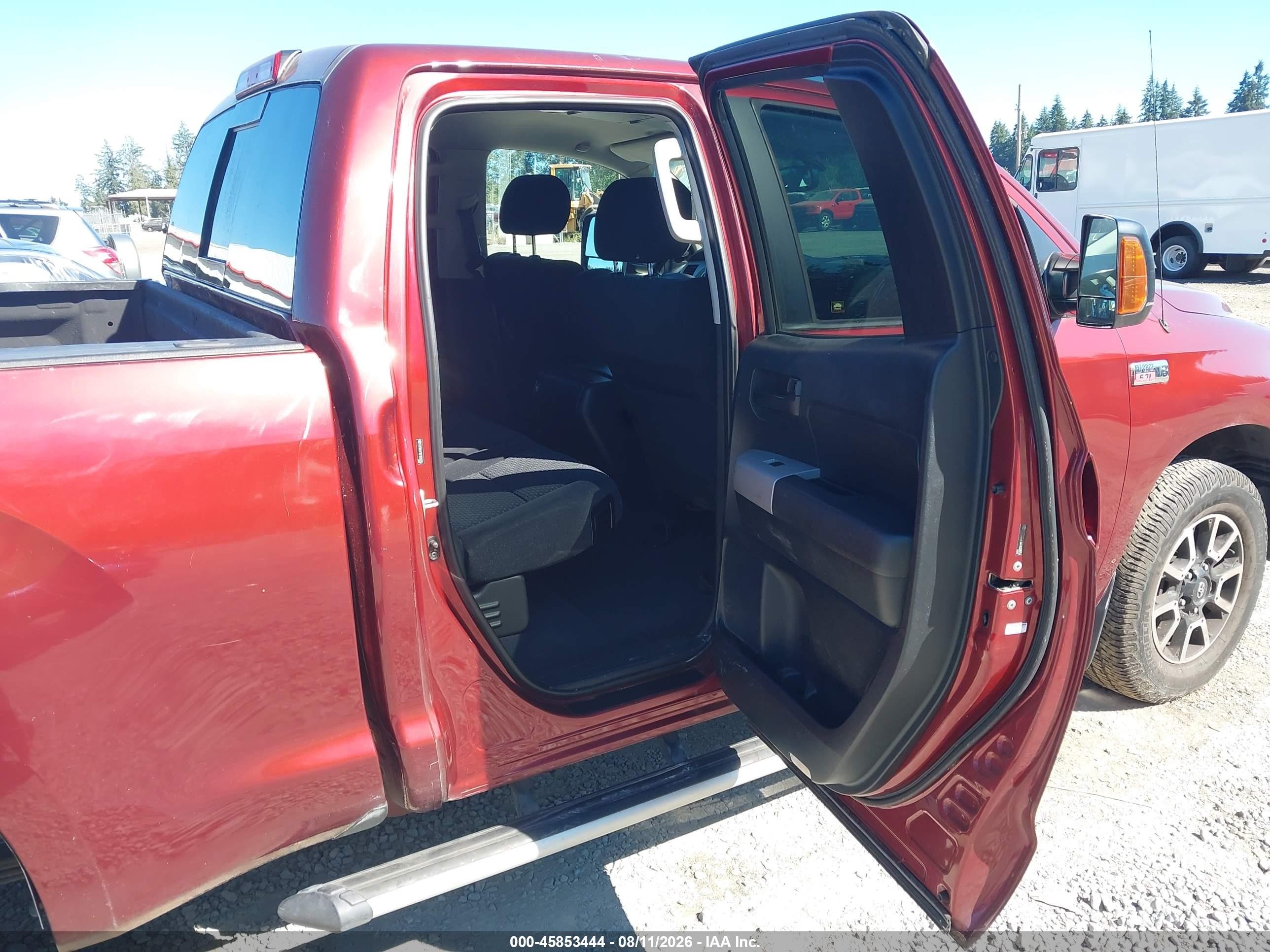 2007 Toyota Tundra Sr5 5.7l V8 Red vin: 5TFBV54187X009654