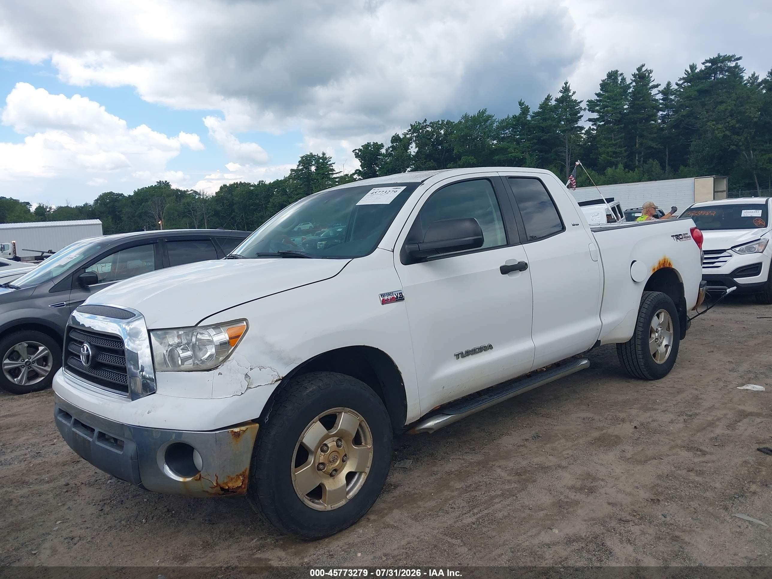 2008 Toyota Tundra Sr5 5.7l V8 White vin: 5TFBV54188X055714