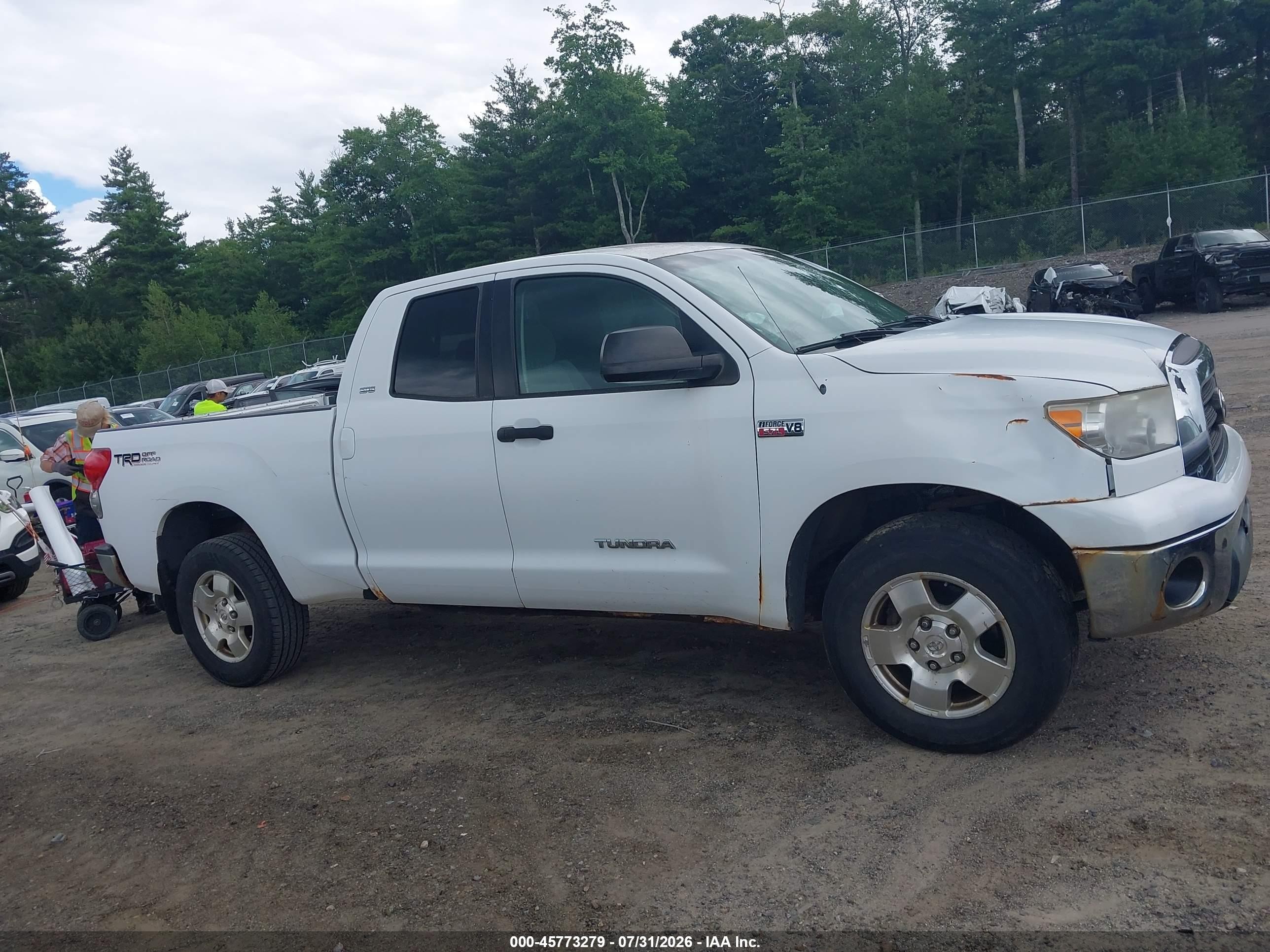 2008 Toyota Tundra Sr5 5.7l V8 White vin: 5TFBV54188X055714