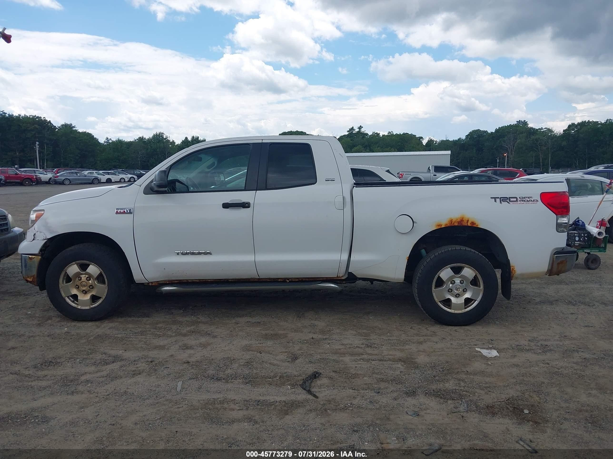 2008 Toyota Tundra Sr5 5.7l V8 White vin: 5TFBV54188X055714