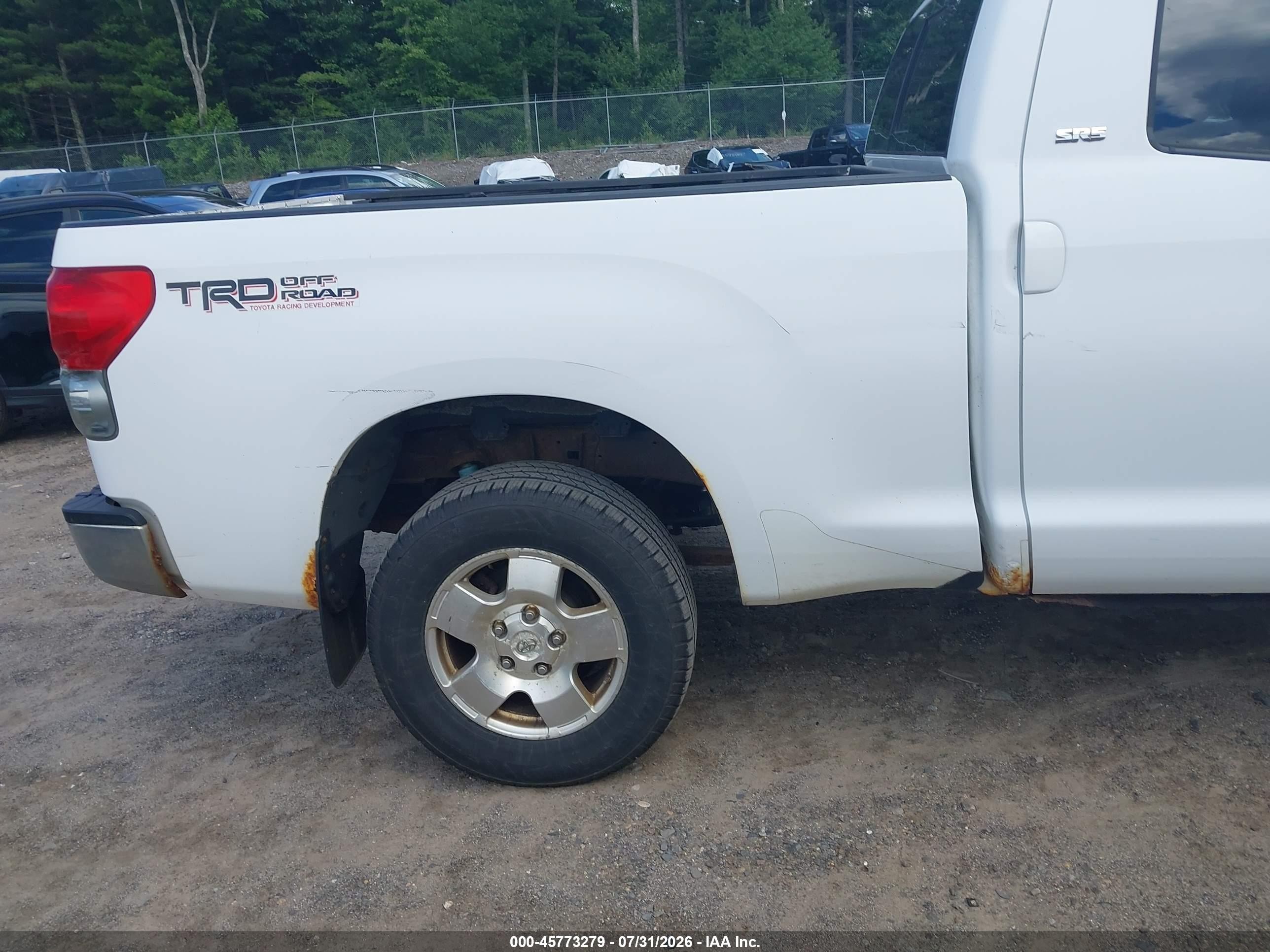 2008 Toyota Tundra Sr5 5.7l V8 White vin: 5TFBV54188X055714