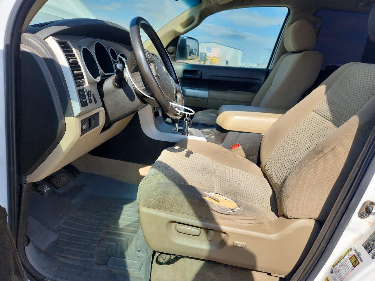 2007 Toyota Tundra Double Cab Sr5 White vin: 5TFBV54197X014636