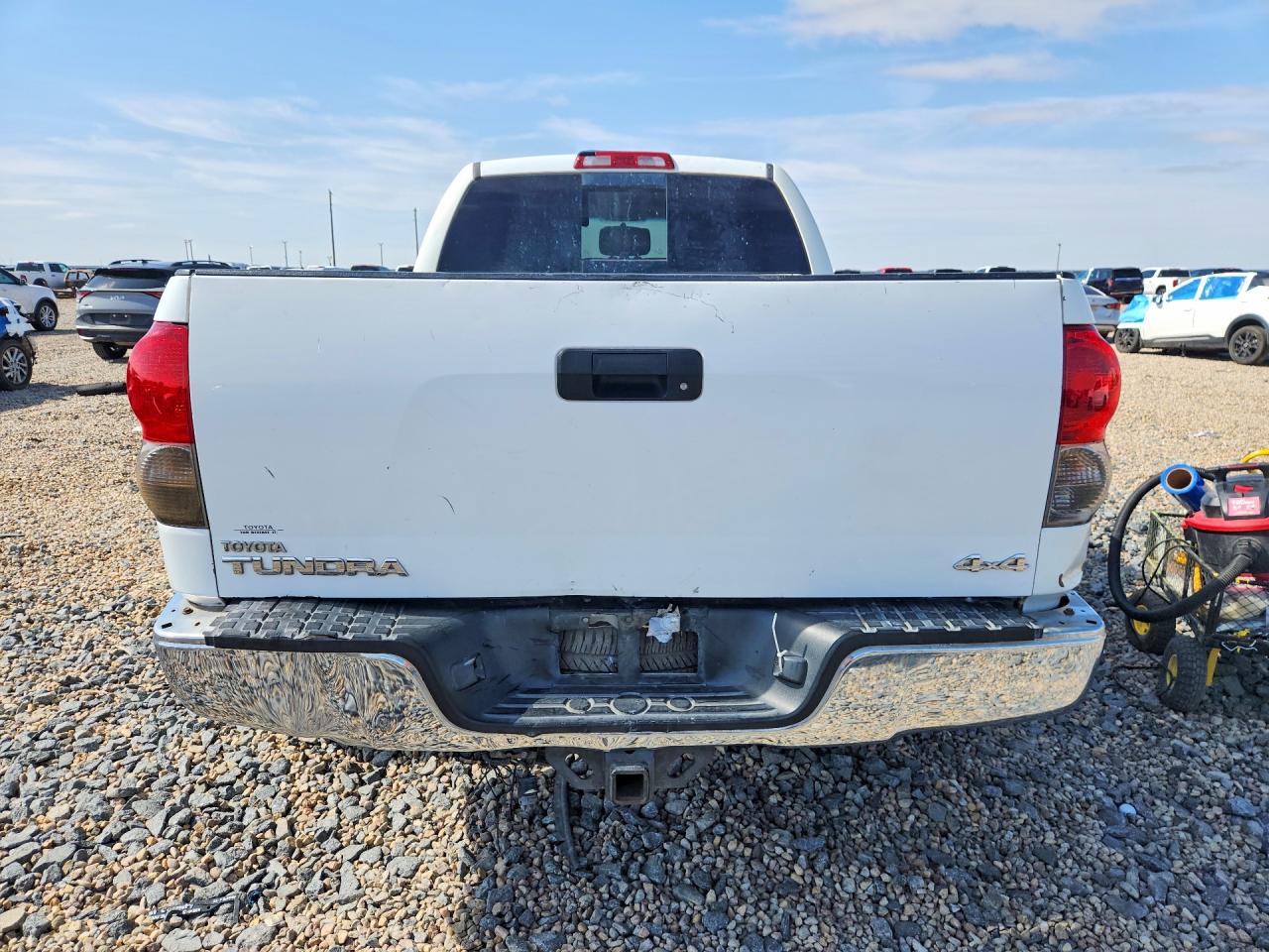 2007 Toyota Tundra Double Cab Sr5 White vin: 5TFBV54197X014636