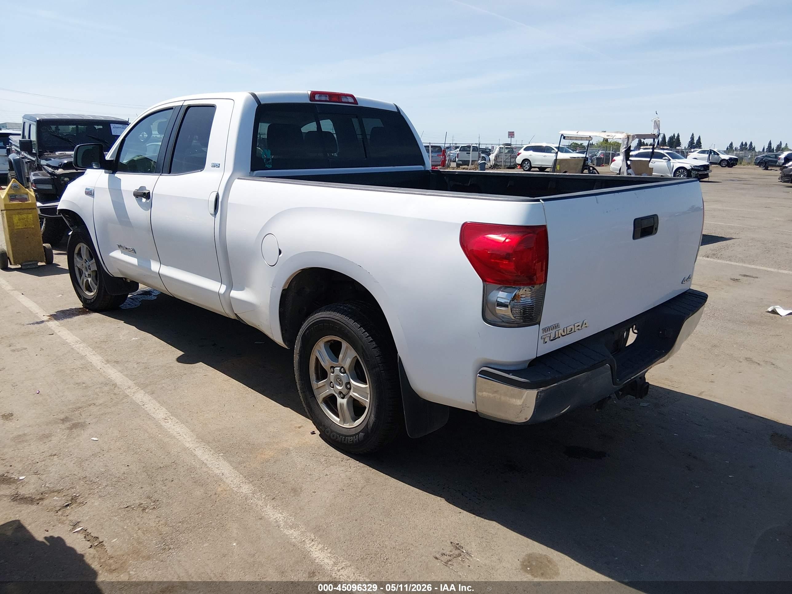 2008 Toyota Tundra Sr5 5.7l V8 Белый vin: 5TFBV54198X051901