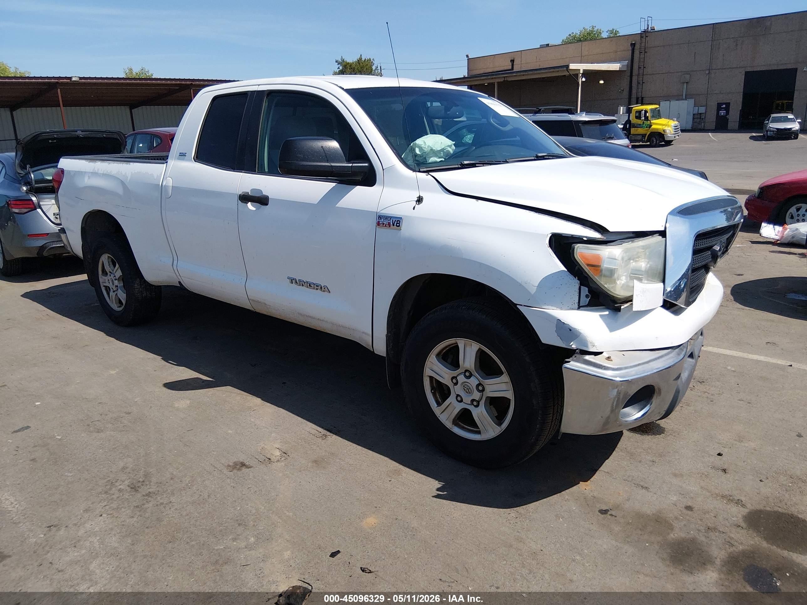 2008 Toyota Tundra Sr5 5.7l V8 White vin: 5TFBV54198X051901