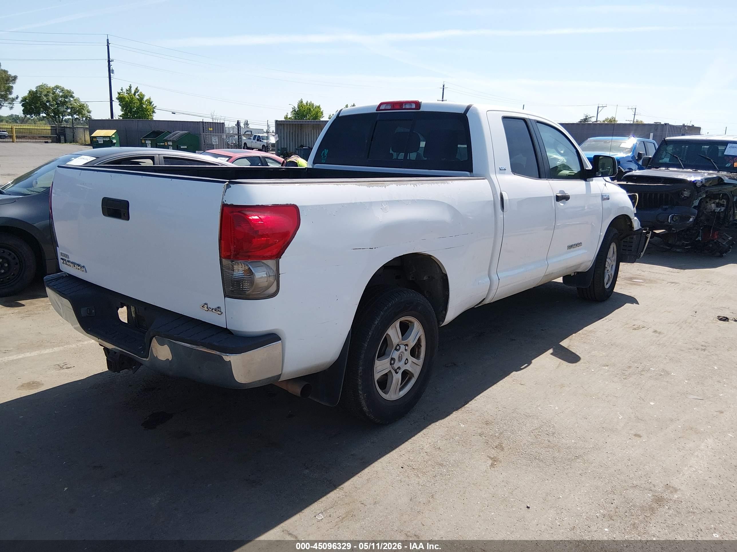 2008 Toyota Tundra Sr5 5.7l V8 Белый vin: 5TFBV54198X051901