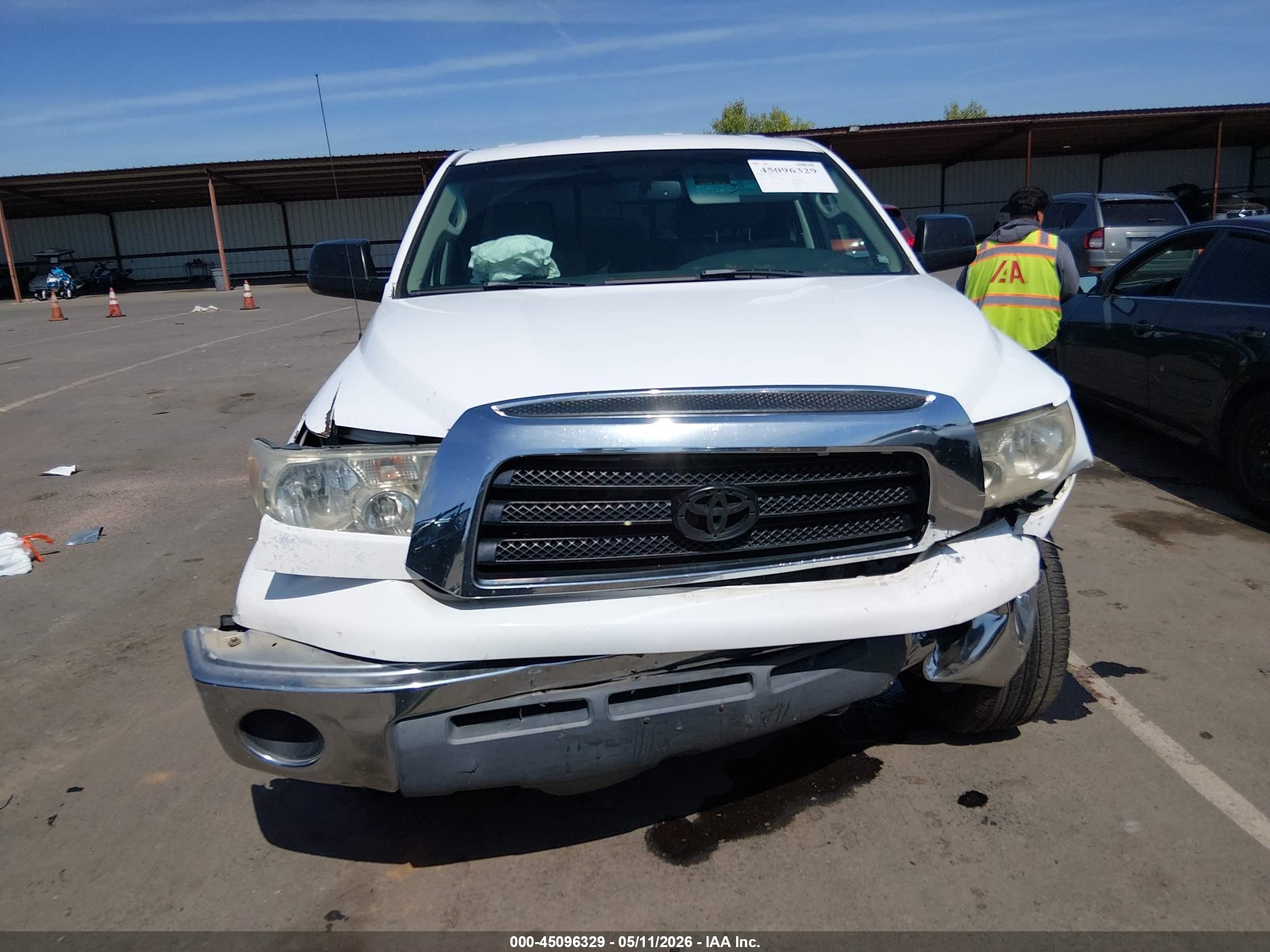 2008 Toyota Tundra Sr5 5.7l V8 Белый vin: 5TFBV54198X051901