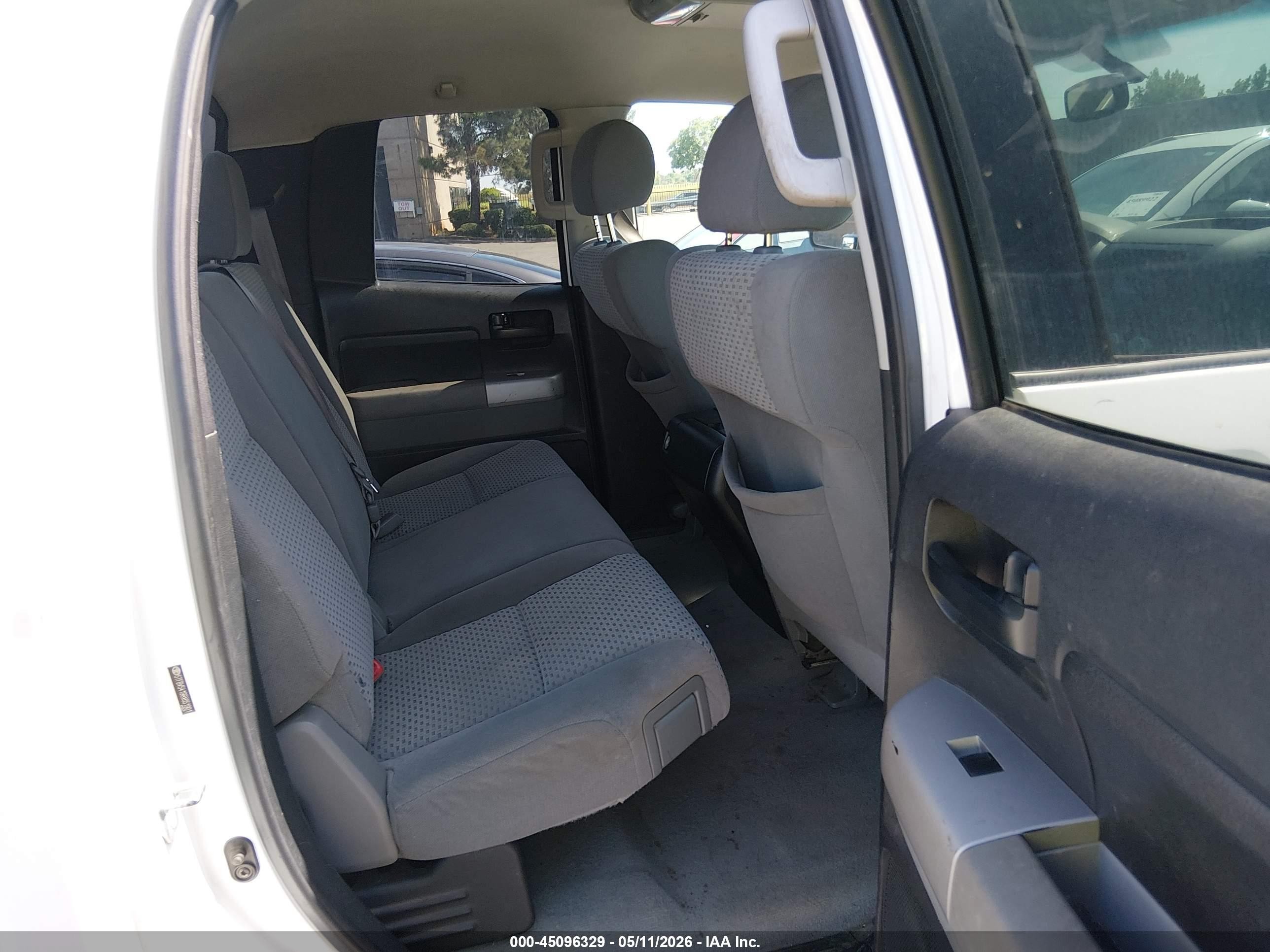 2008 Toyota Tundra Sr5 5.7l V8 Белый vin: 5TFBV54198X051901