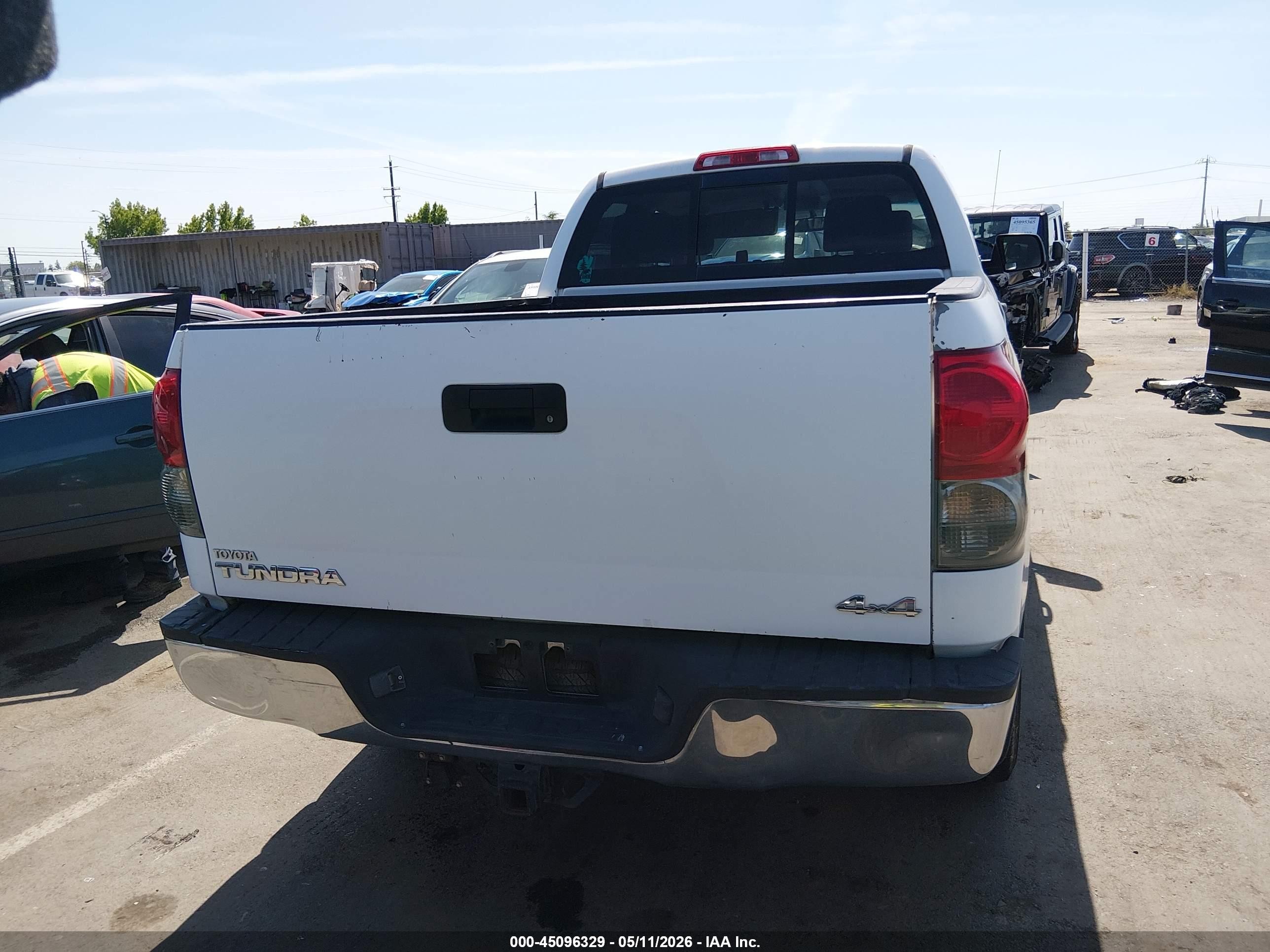 2008 Toyota Tundra Sr5 5.7l V8 Белый vin: 5TFBV54198X051901
