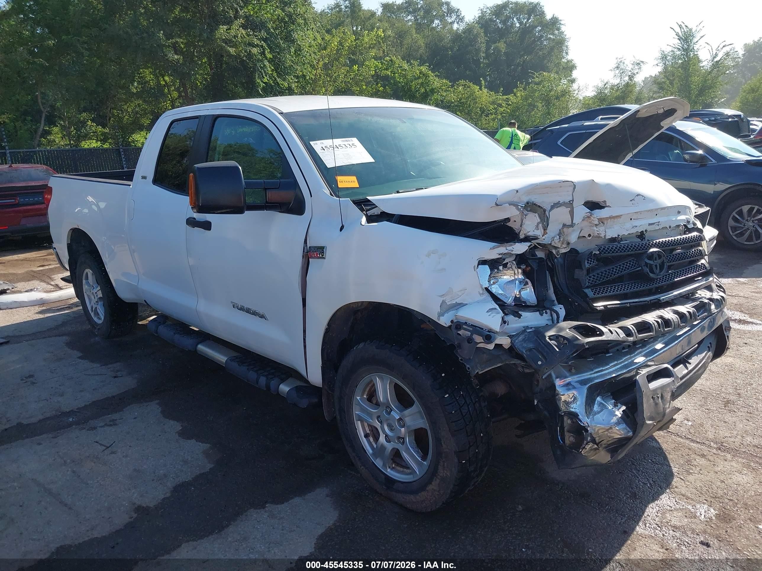 2007 Toyota Tundra Sr5 5.7l V8 Белый vin: 5TFBV541X7X032160