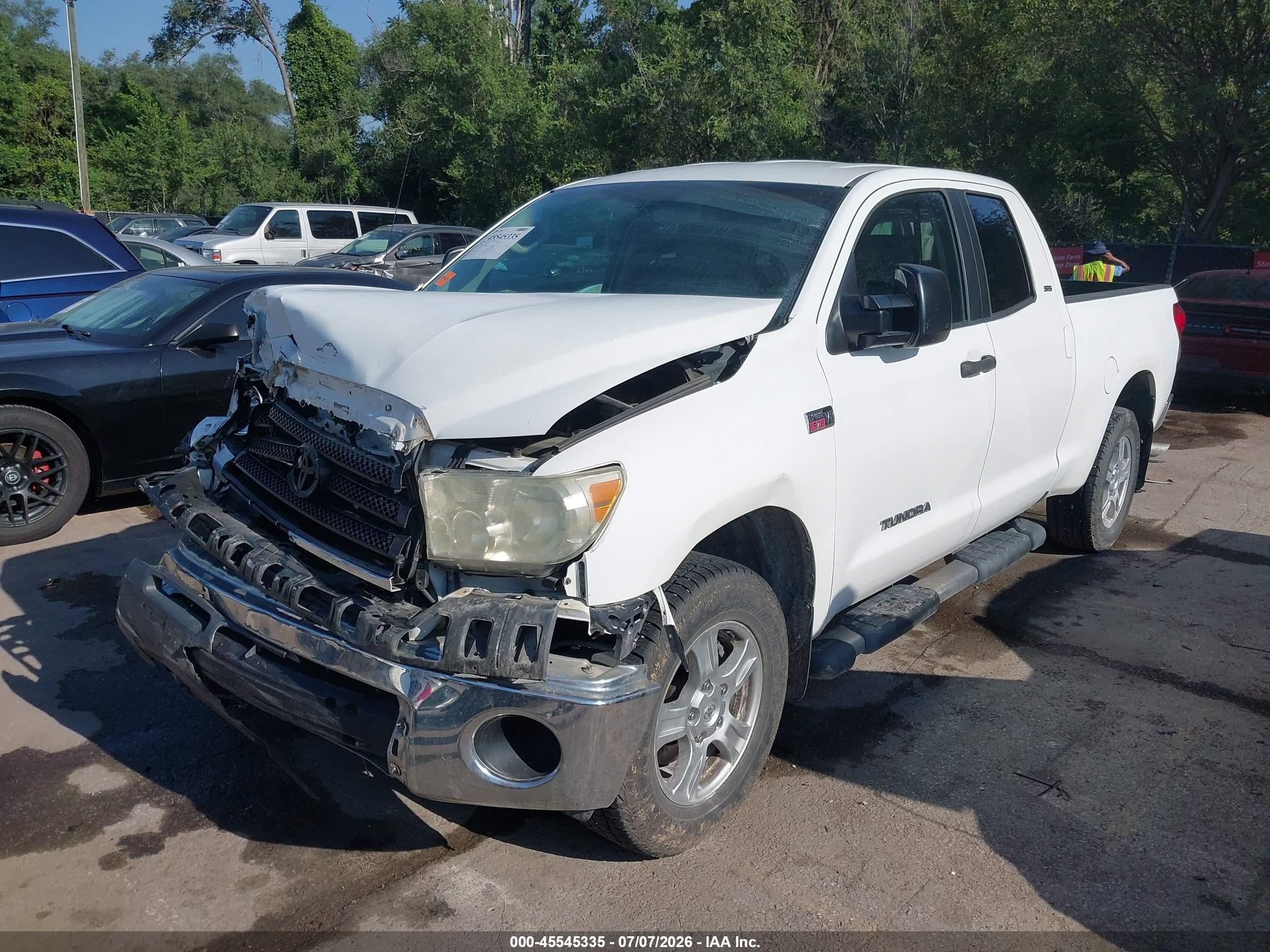 2007 Toyota Tundra Sr5 5.7l V8 Белый vin: 5TFBV541X7X032160