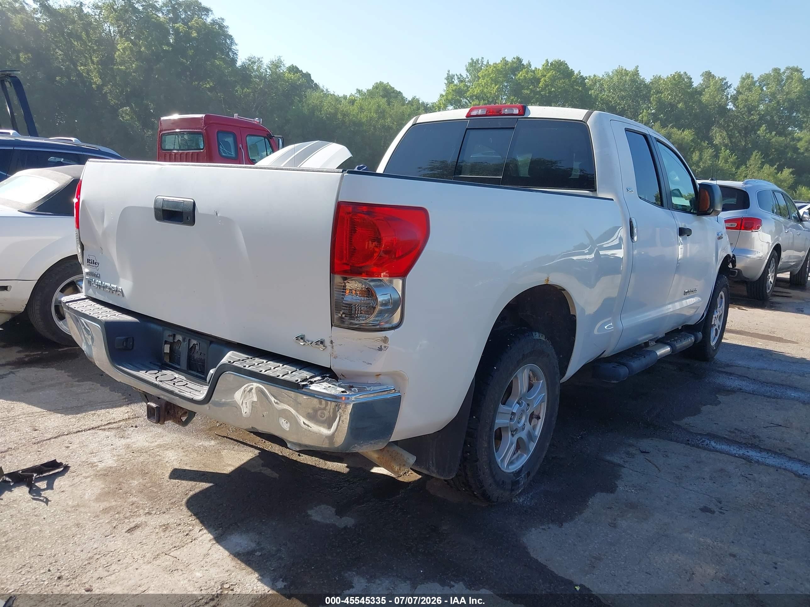 2007 Toyota Tundra Sr5 5.7l V8 Белый vin: 5TFBV541X7X032160