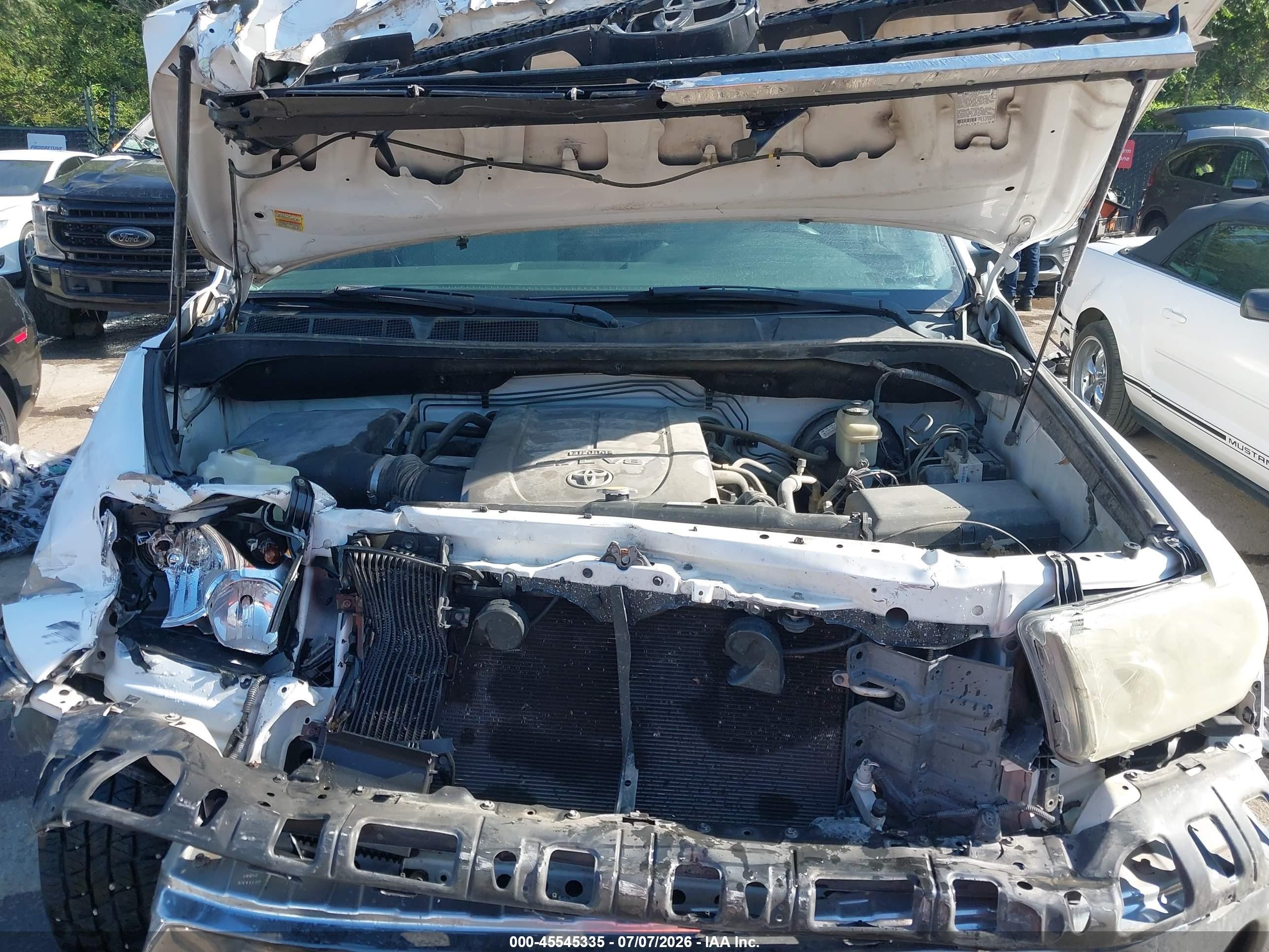 2007 Toyota Tundra Sr5 5.7l V8 Белый vin: 5TFBV541X7X032160