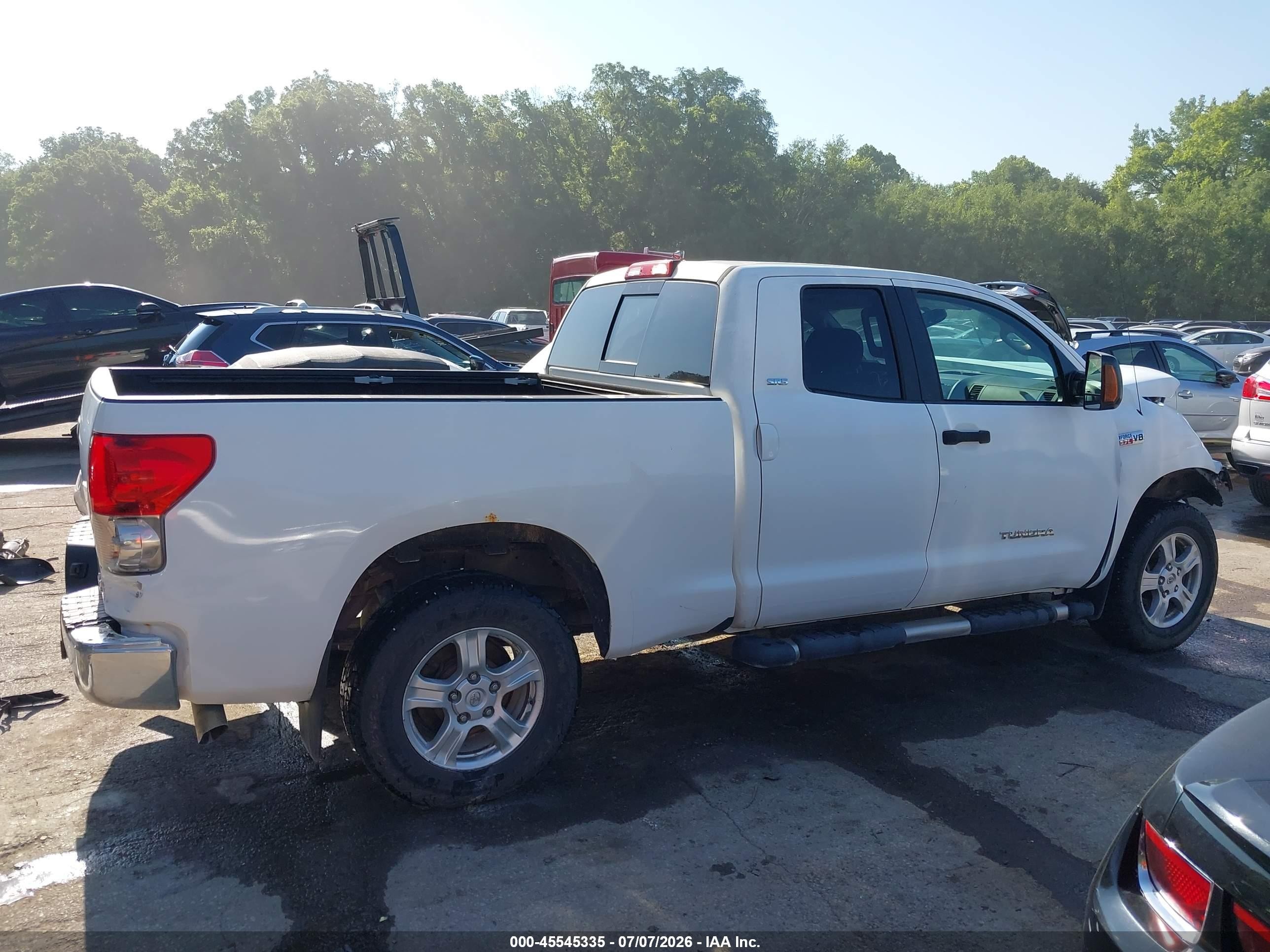 2007 Toyota Tundra Sr5 5.7l V8 Белый vin: 5TFBV541X7X032160