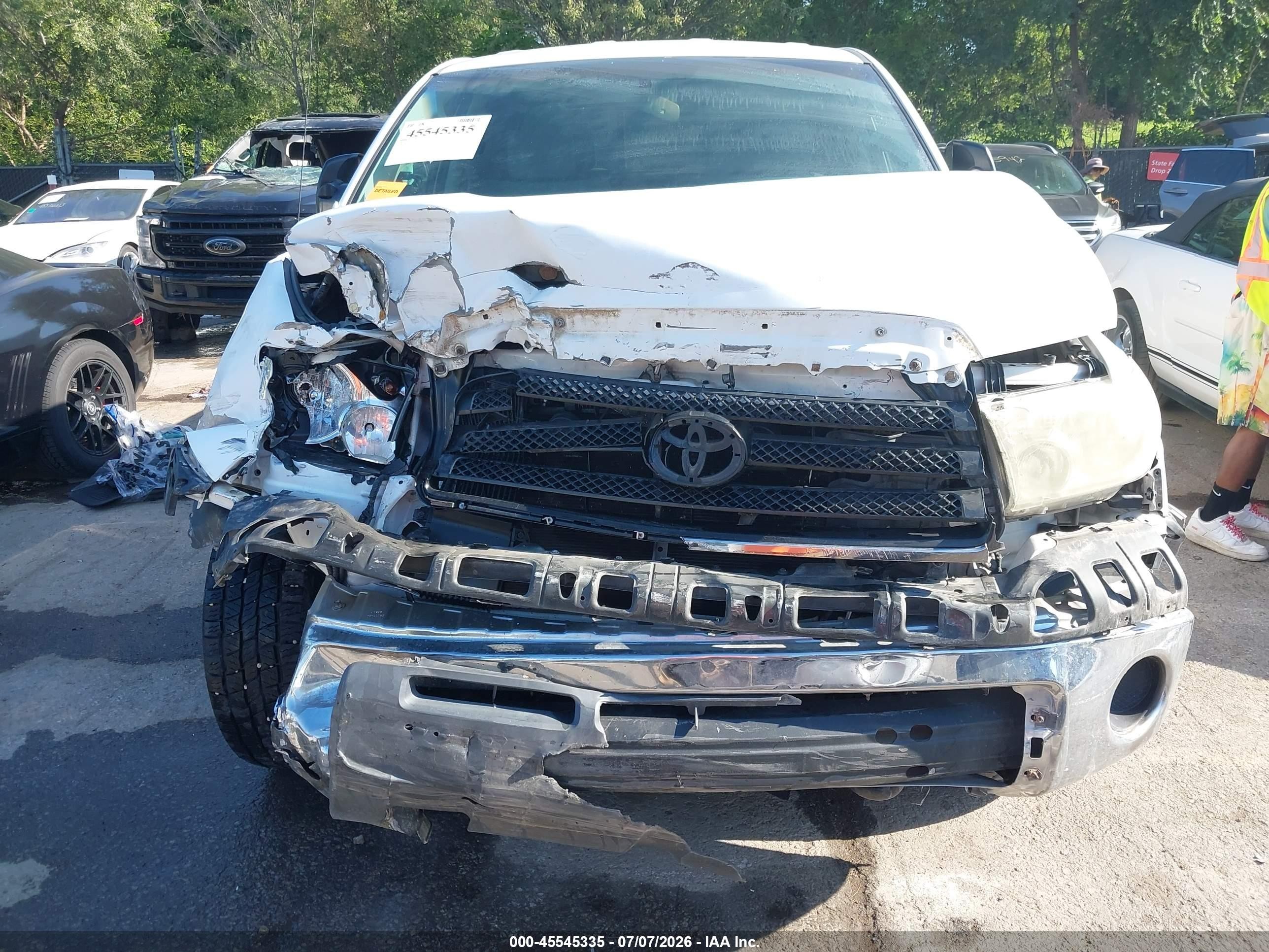 2007 Toyota Tundra Sr5 5.7l V8 Белый vin: 5TFBV541X7X032160