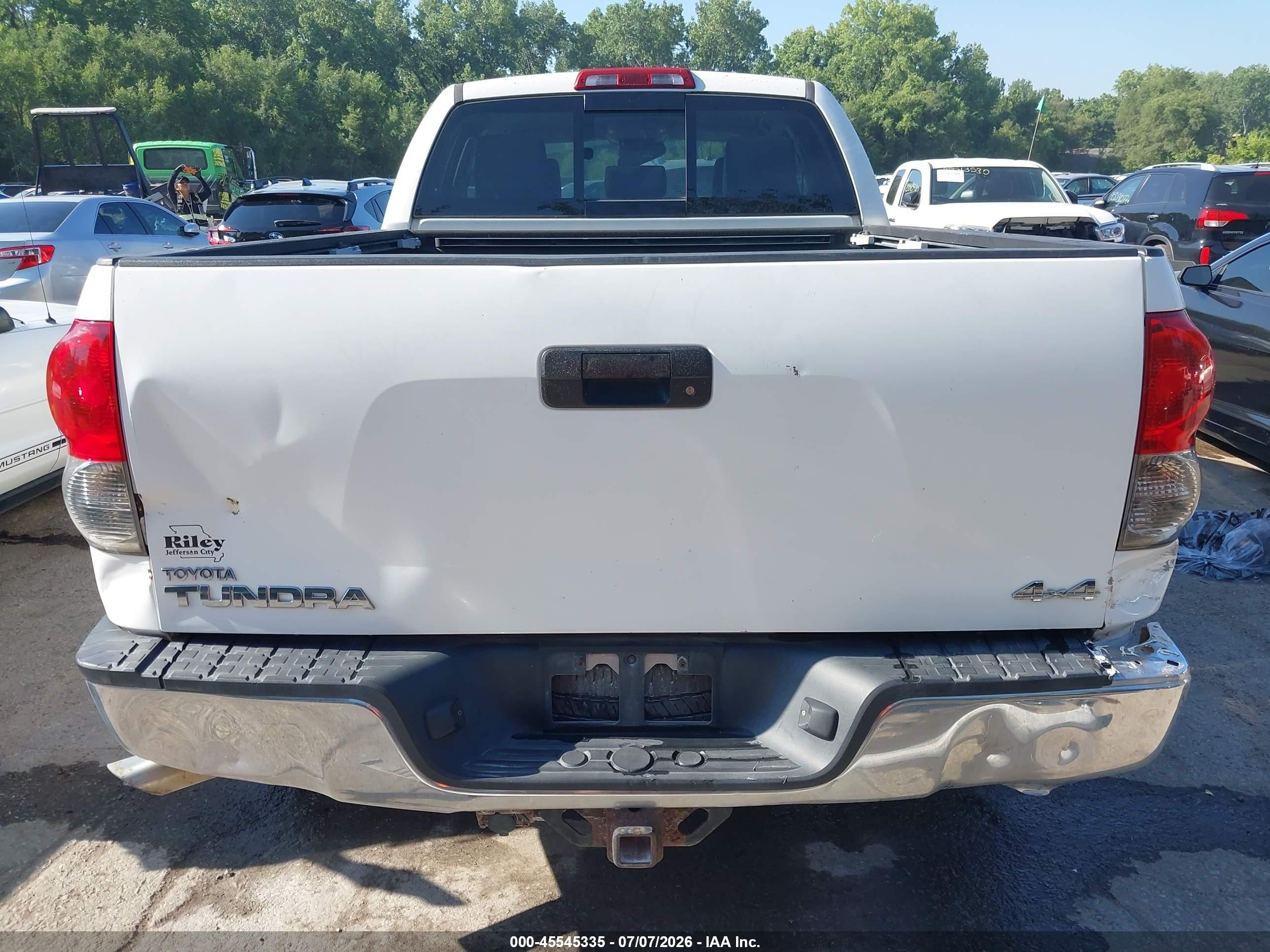 2007 Toyota Tundra Sr5 5.7l V8 Белый vin: 5TFBV541X7X032160