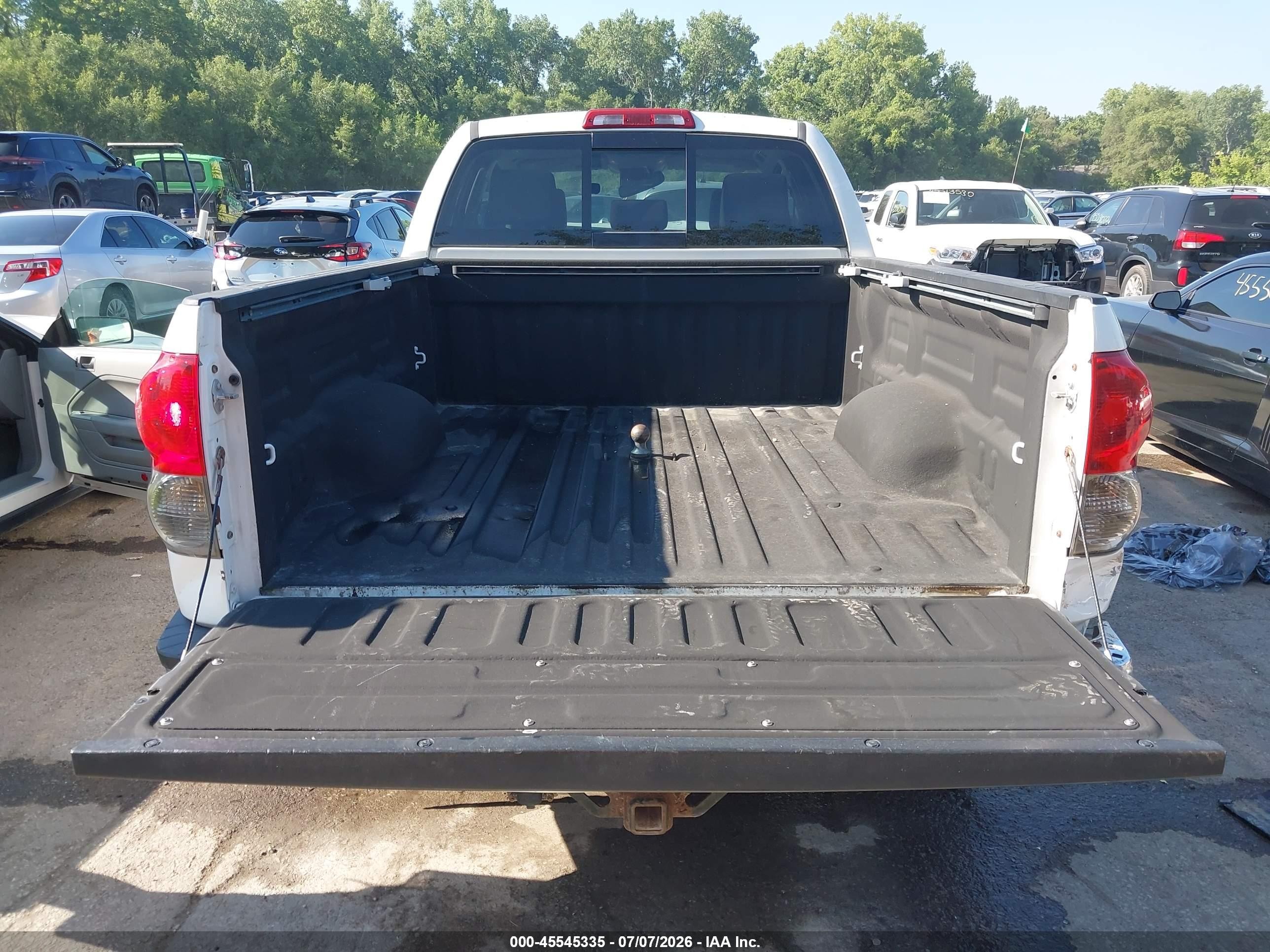 2007 Toyota Tundra Sr5 5.7l V8 Белый vin: 5TFBV541X7X032160