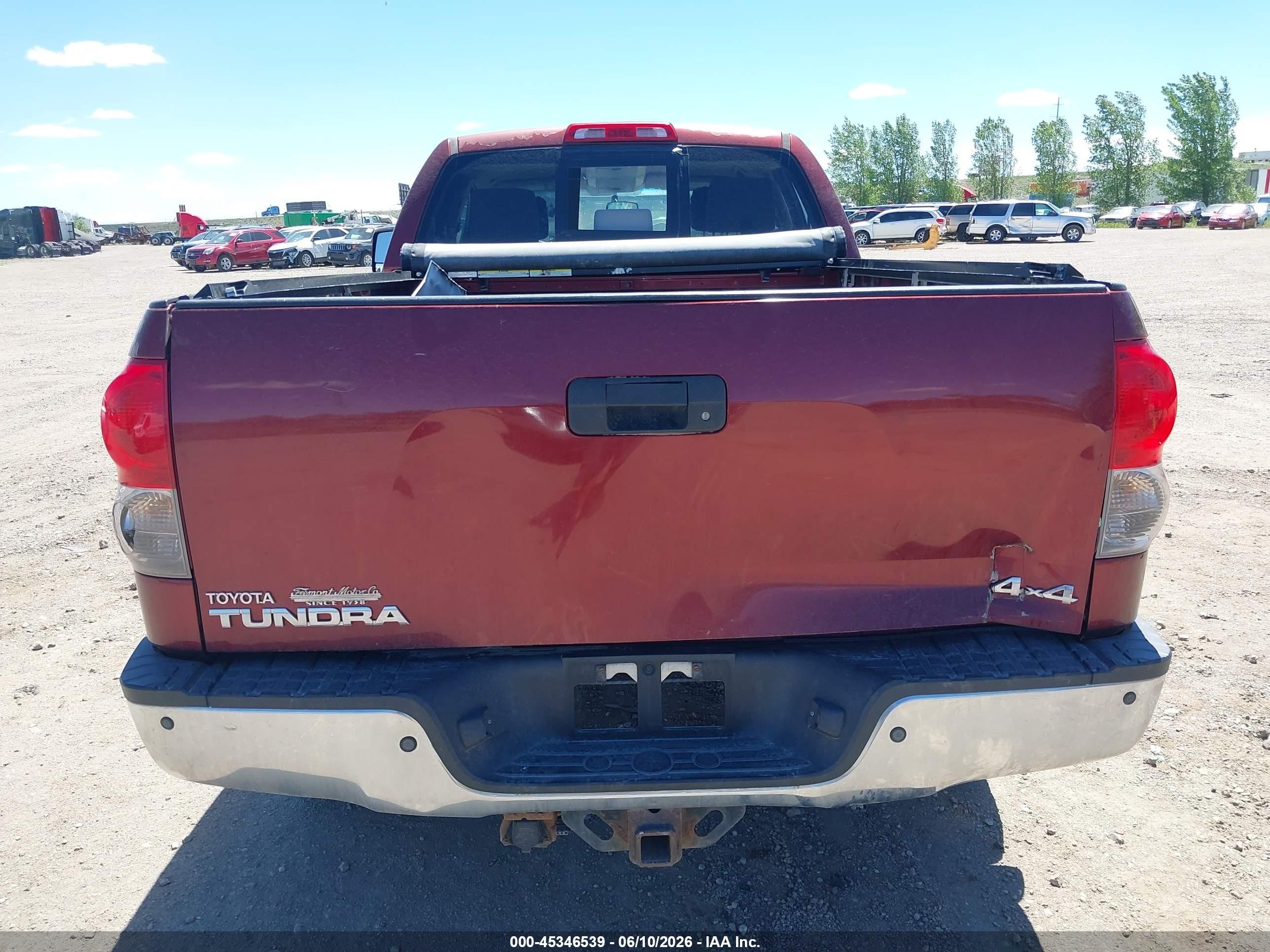 2008 Toyota Tundra Sr5 5.7l V8 Maroon vin: 5TFBV541X8X070439