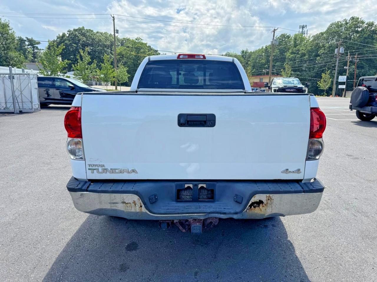 2007 Toyota Tundra Double Cab Limited White vin: 5TFBV58197X020317