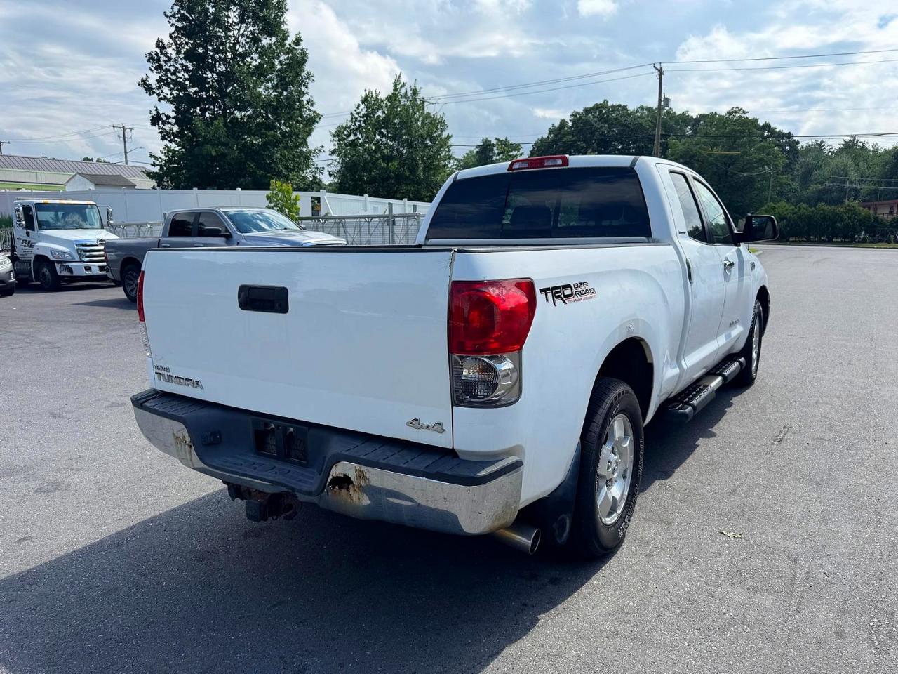 2007 Toyota Tundra Double Cab Limited White vin: 5TFBV58197X020317