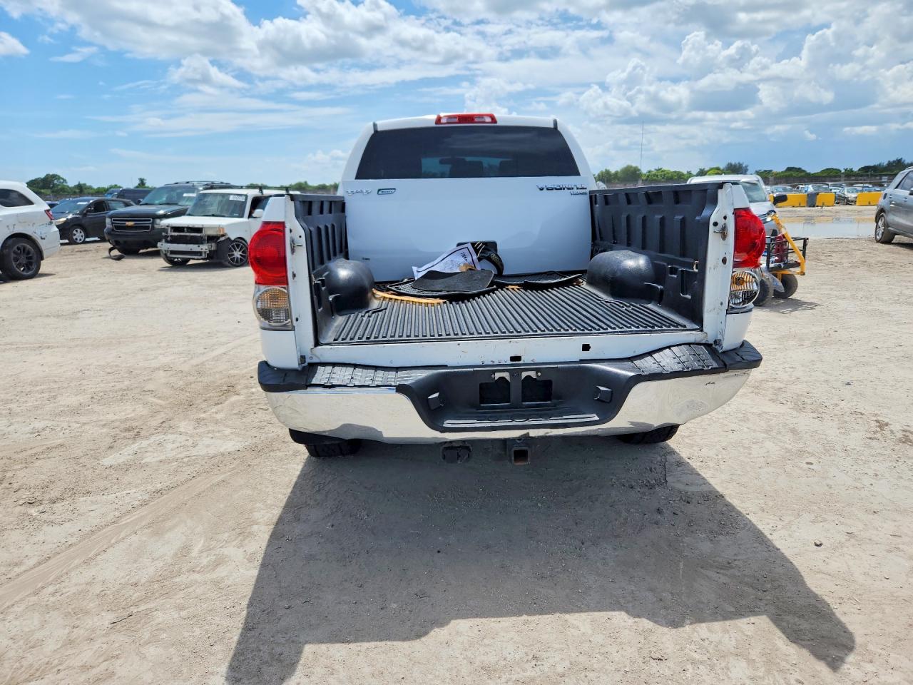 2009 Toyota Tundra Grade White vin: 5TFBW54119X084468