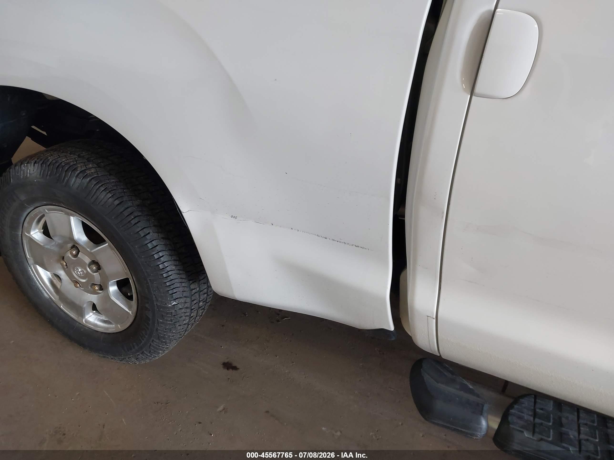 2009 Toyota Tundra Grade 5.7l V8 White vin: 5TFBW54199X083228