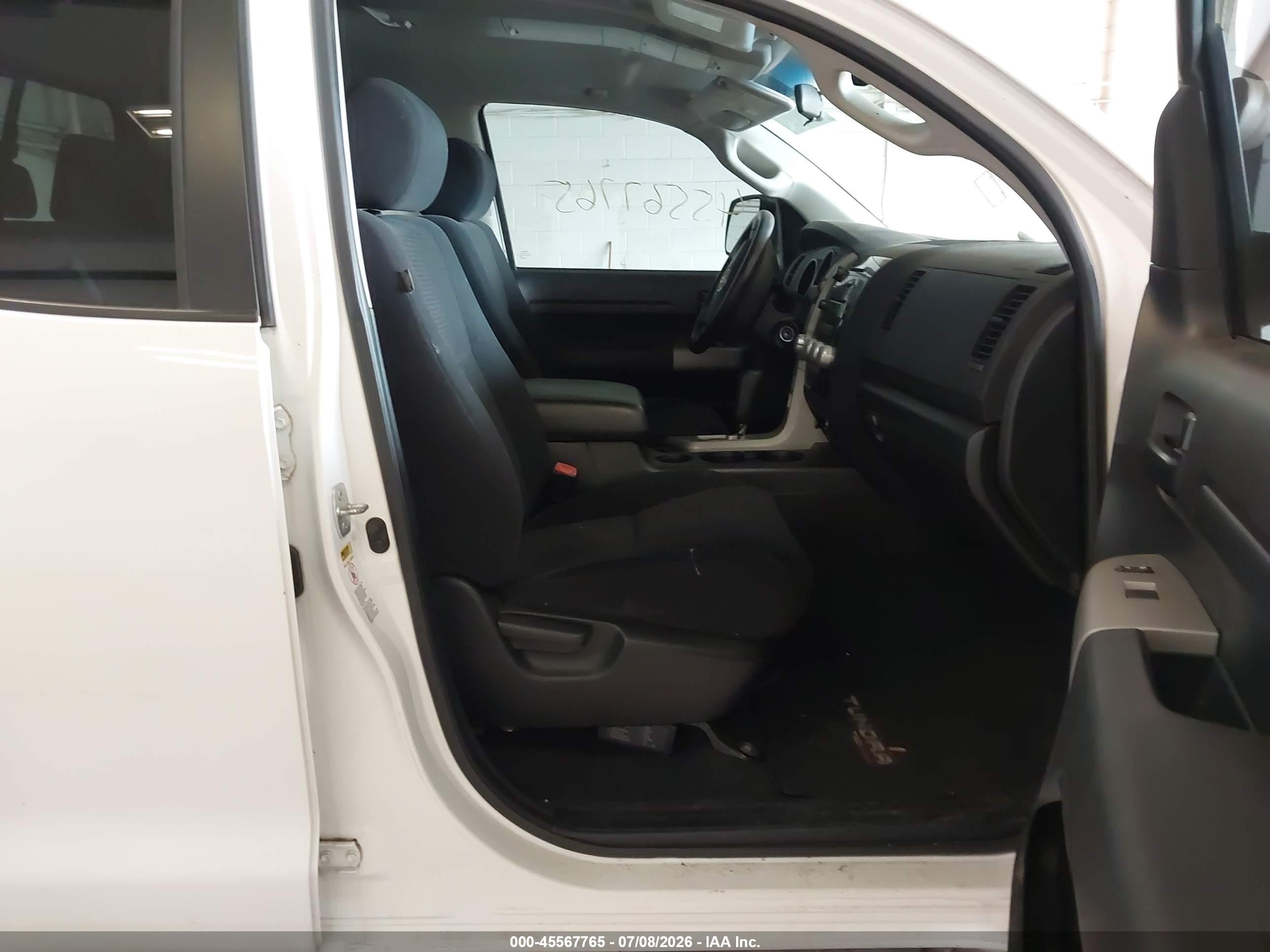 2009 Toyota Tundra Grade 5.7l V8 White vin: 5TFBW54199X083228