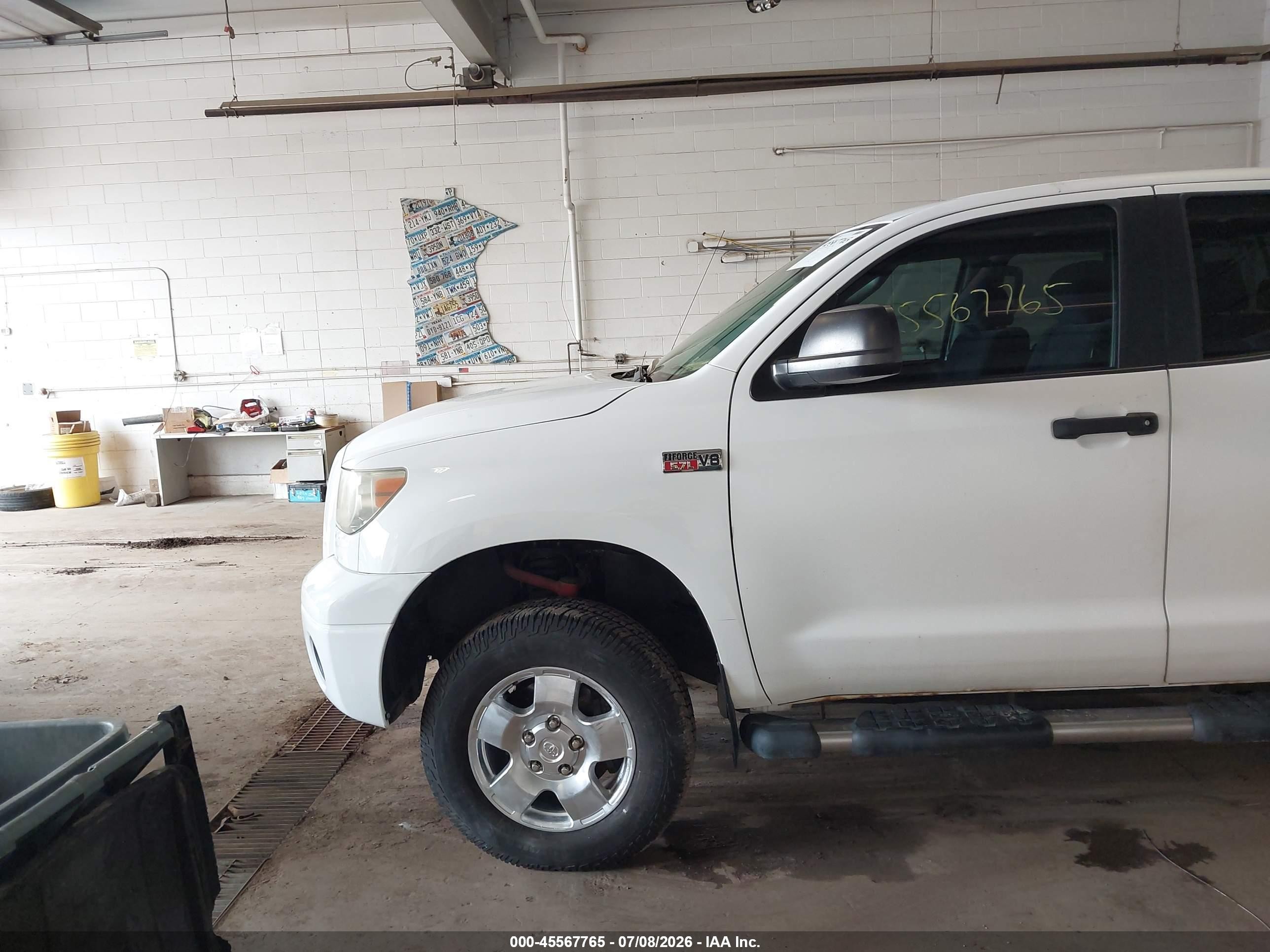 2009 Toyota Tundra Grade 5.7l V8 White vin: 5TFBW54199X083228