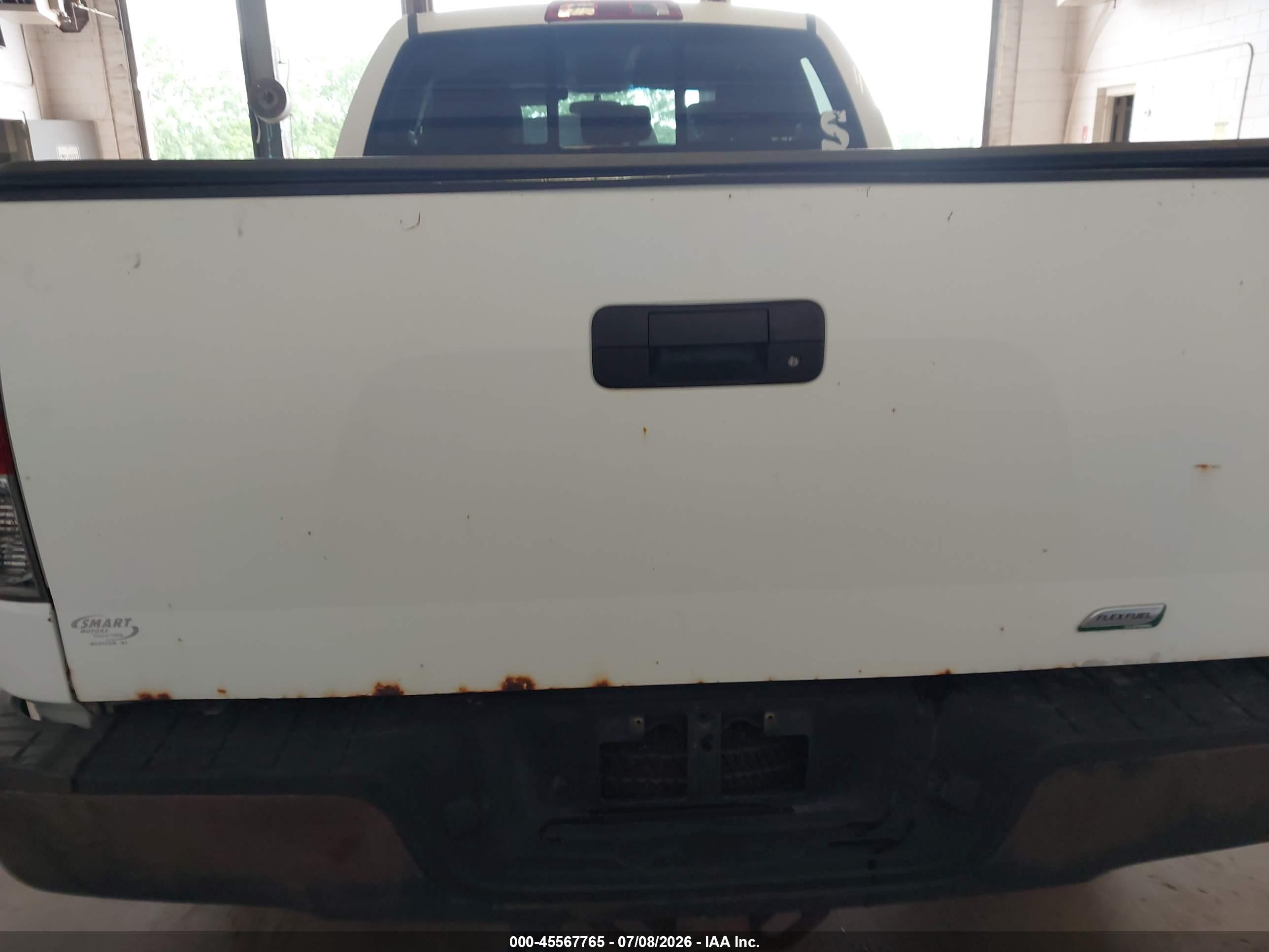 2009 Toyota Tundra Grade 5.7l V8 White vin: 5TFBW54199X083228