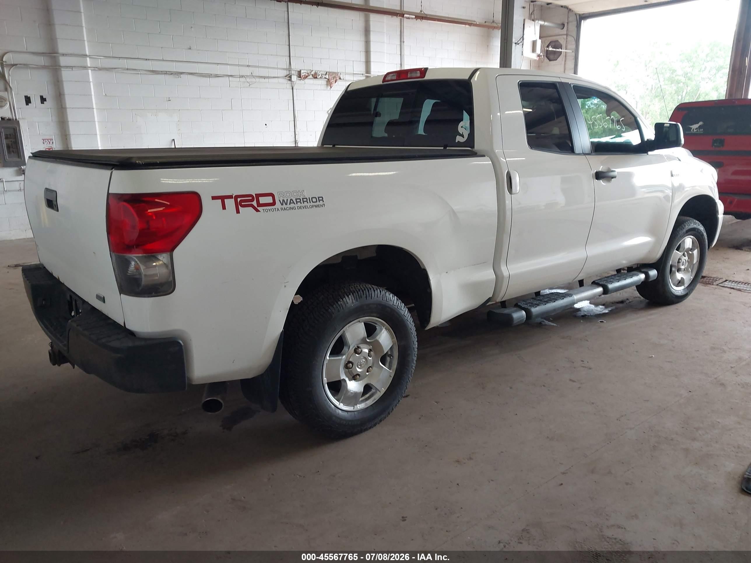 2009 Toyota Tundra Grade 5.7l V8 White vin: 5TFBW54199X083228