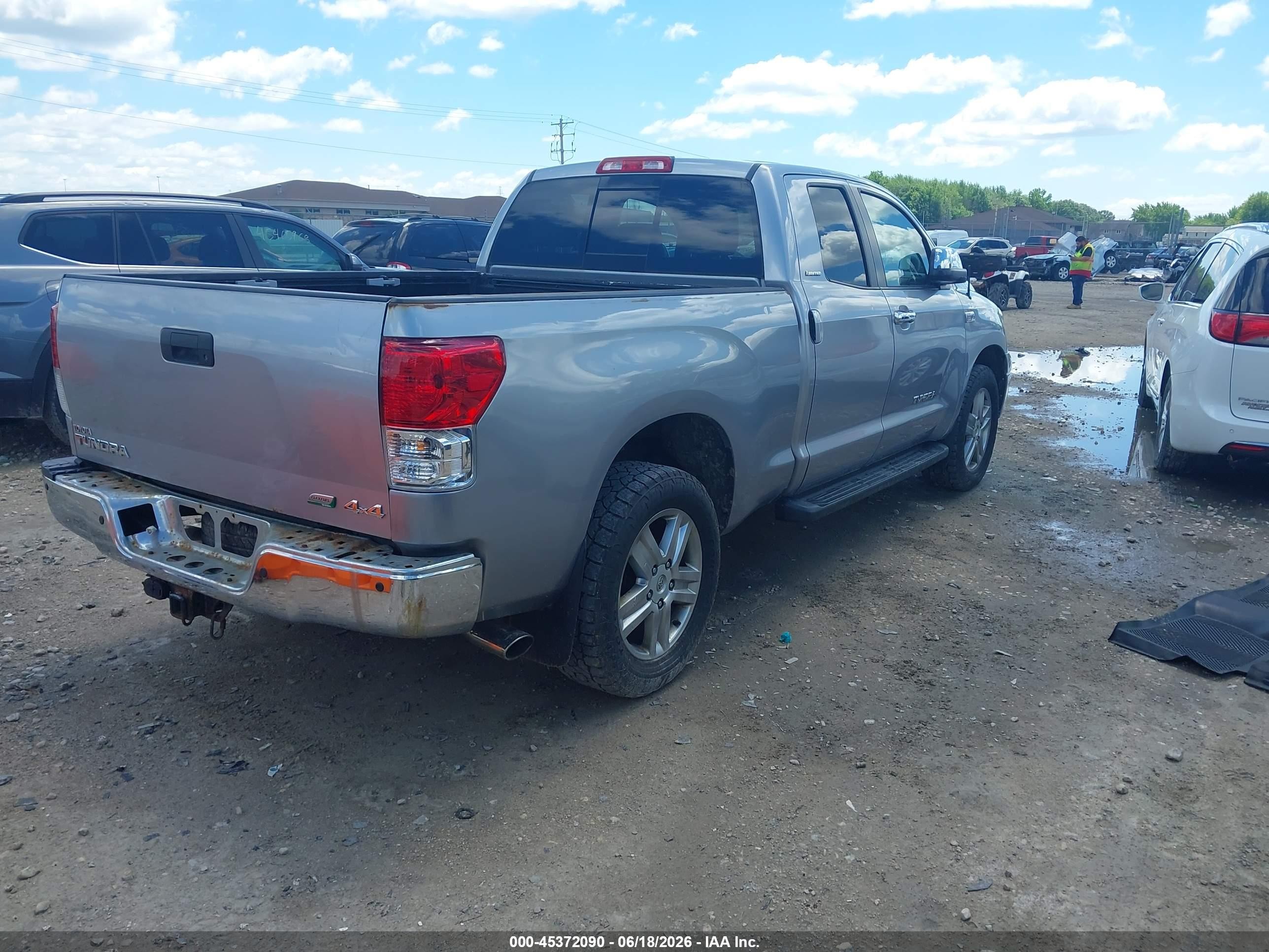 2010 Toyota Tundra Limited 5.7l V8 Silver vin: 5TFBW5F11AX135419