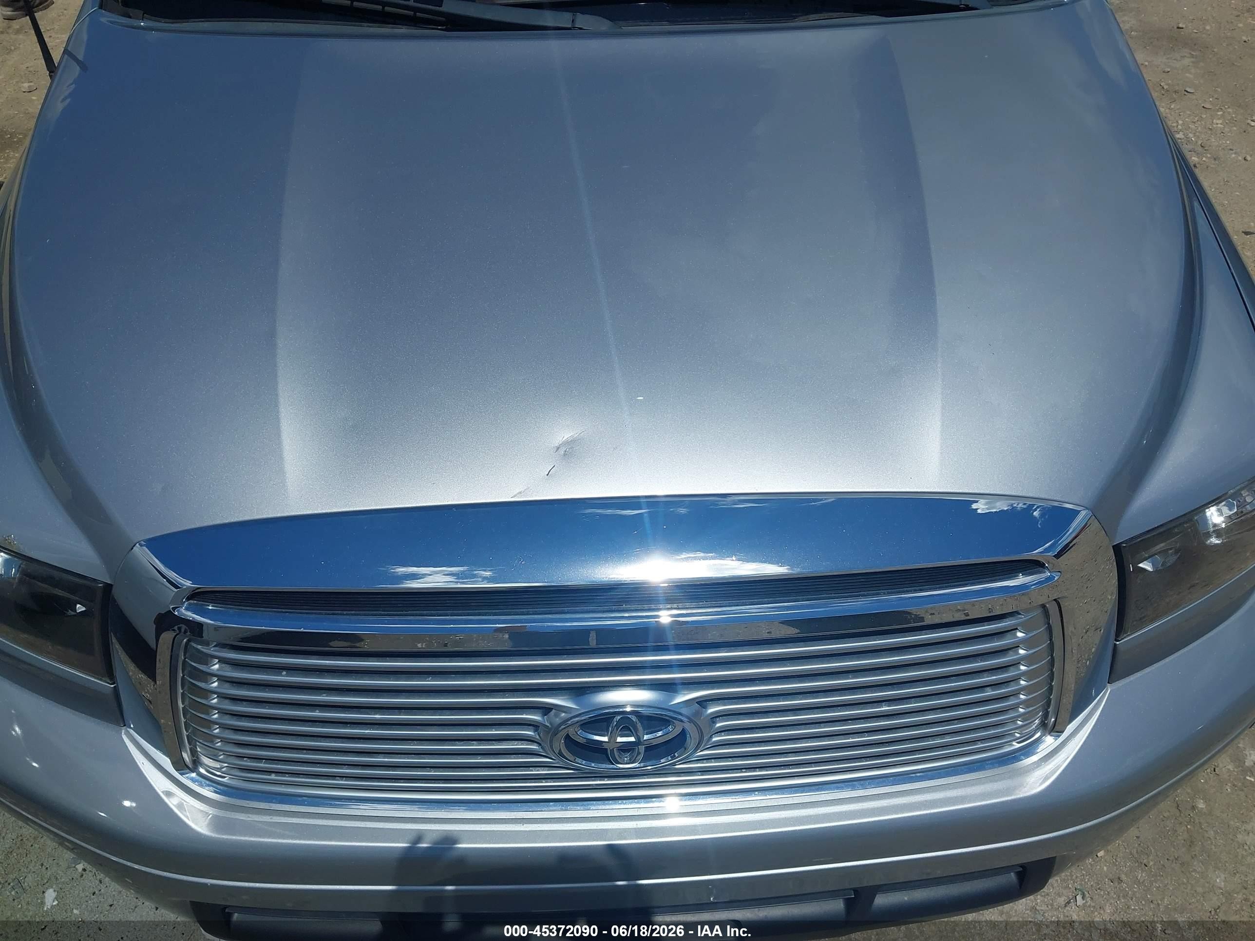 2010 Toyota Tundra Limited 5.7l V8 Silver vin: 5TFBW5F11AX135419