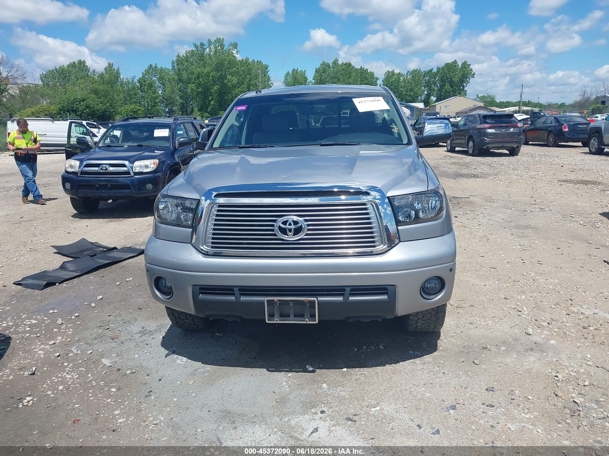 2010 Toyota Tundra Limited 5.7l V8 Silver vin: 5TFBW5F11AX135419