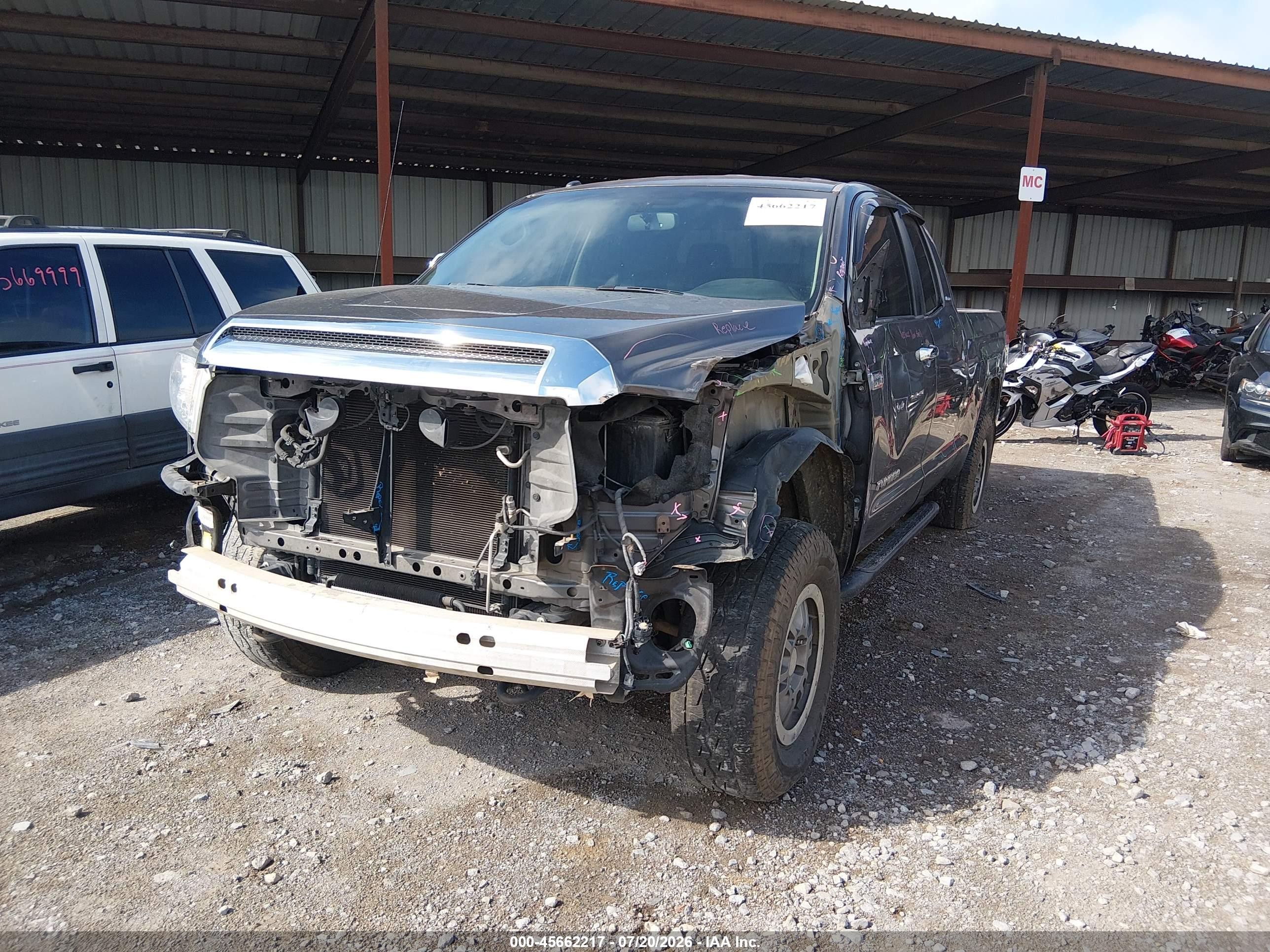 2014 Toyota Tundra Limited 5.7l V8 Черный vin: 5TFBW5F14EX344160