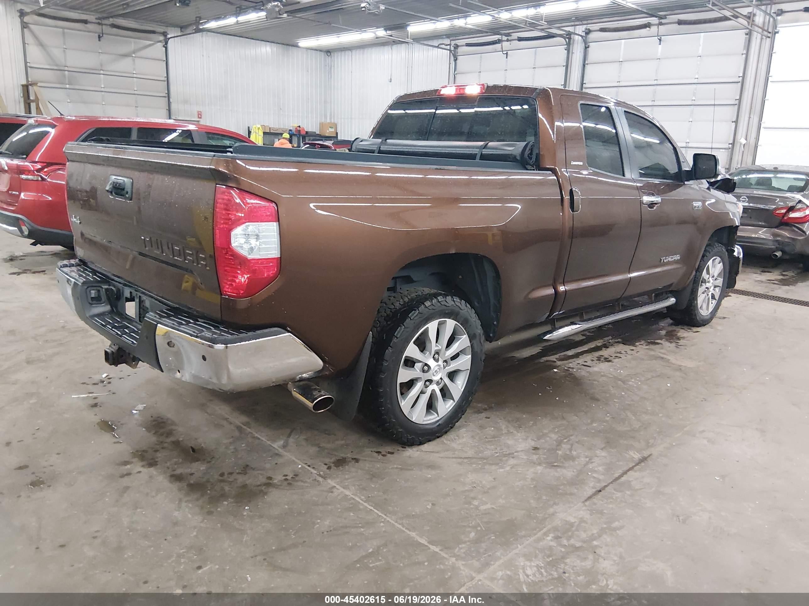2015 Toyota Tundra Limited 5.7l V8 Brown vin: 5TFBW5F15FX471677