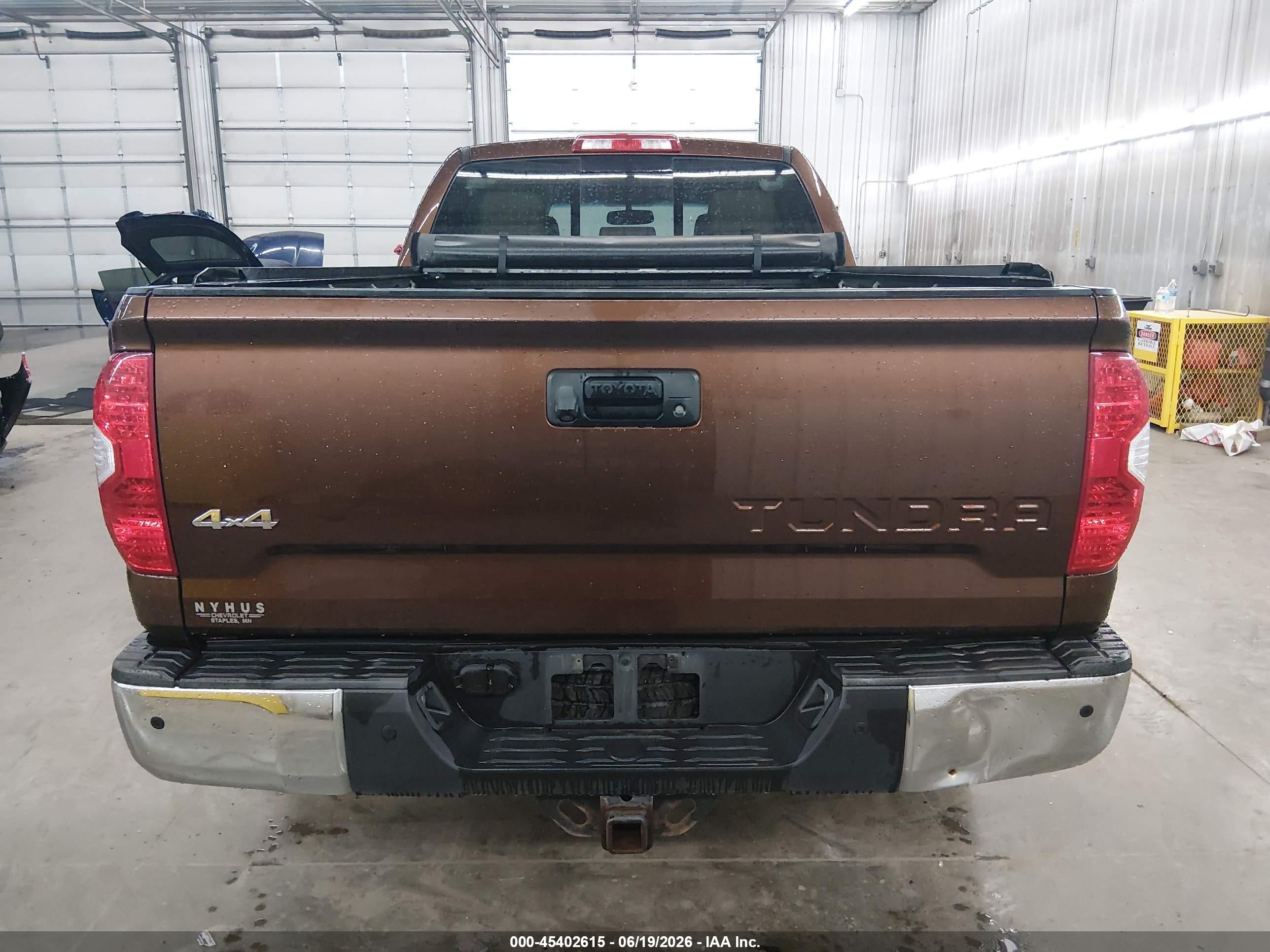 2015 Toyota Tundra Limited 5.7l V8 Brown vin: 5TFBW5F15FX471677