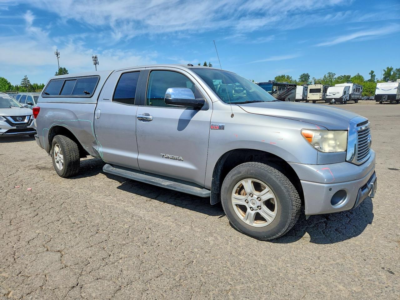 2011 Toyota Tundra Double Cab Limited Серебряный vin: 5TFBY5F10BX206895