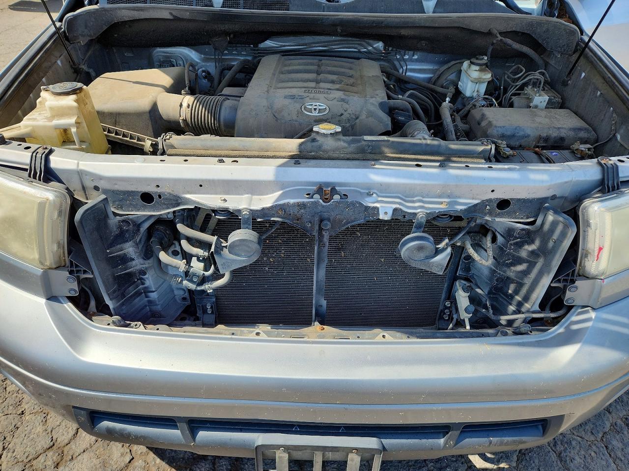 2011 Toyota Tundra Double Cab Limited Серебряный vin: 5TFBY5F10BX206895
