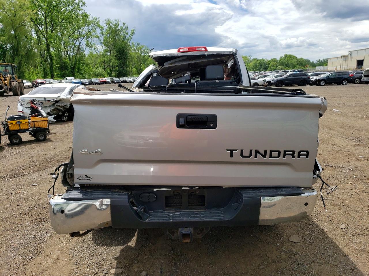 2015 Toyota Tundra Silver vin: 5TFBY5F10FX487800