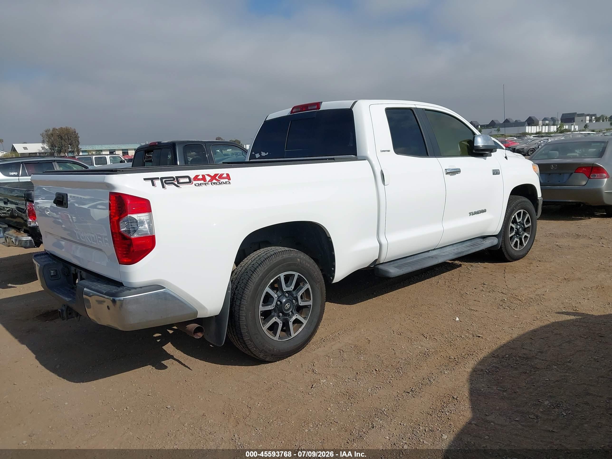 2014 Toyota Tundra Limited 5.7l V8 White vin: 5TFBY5F15EX364699