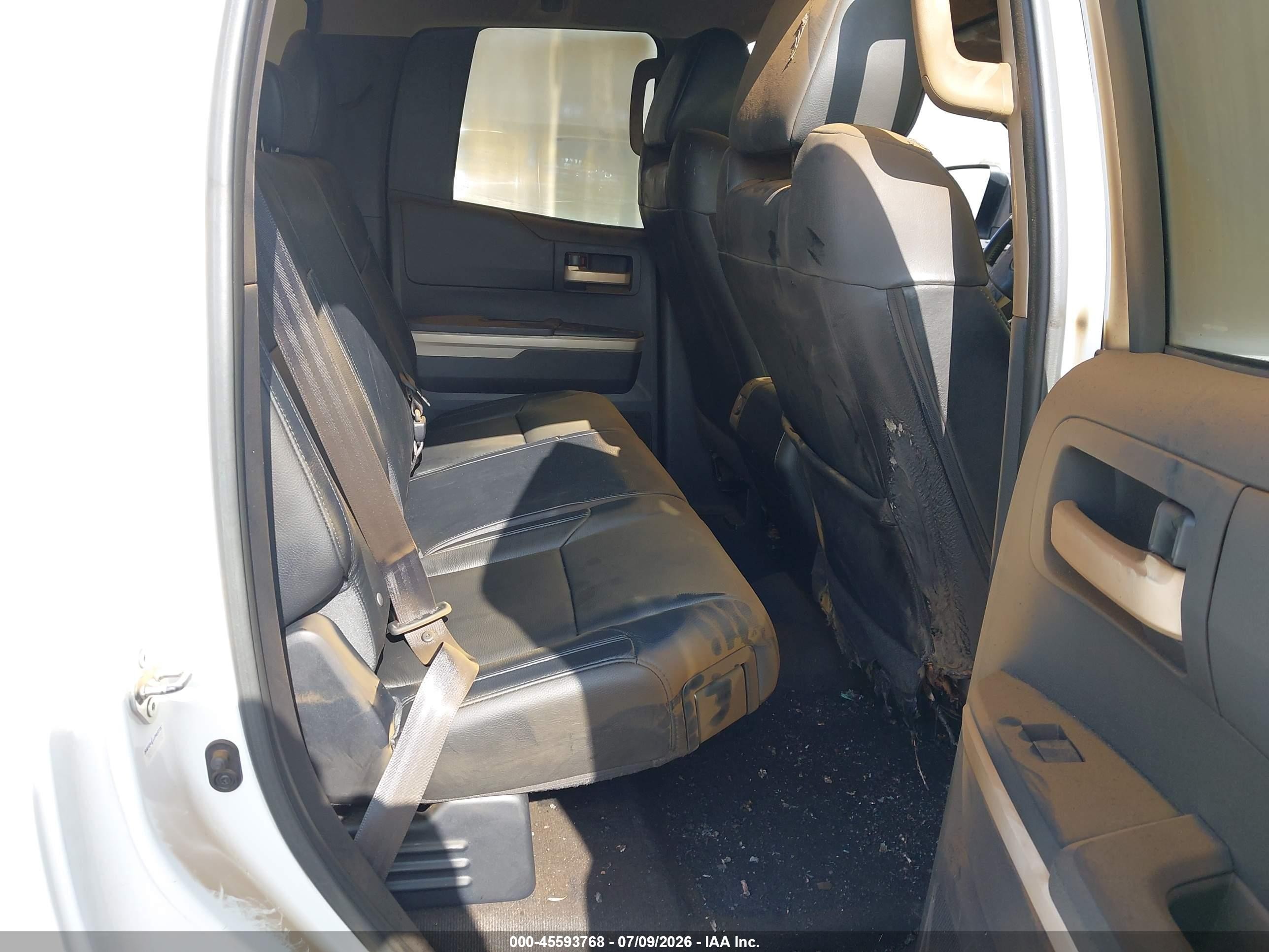 2014 Toyota Tundra Limited 5.7l V8 White vin: 5TFBY5F15EX364699