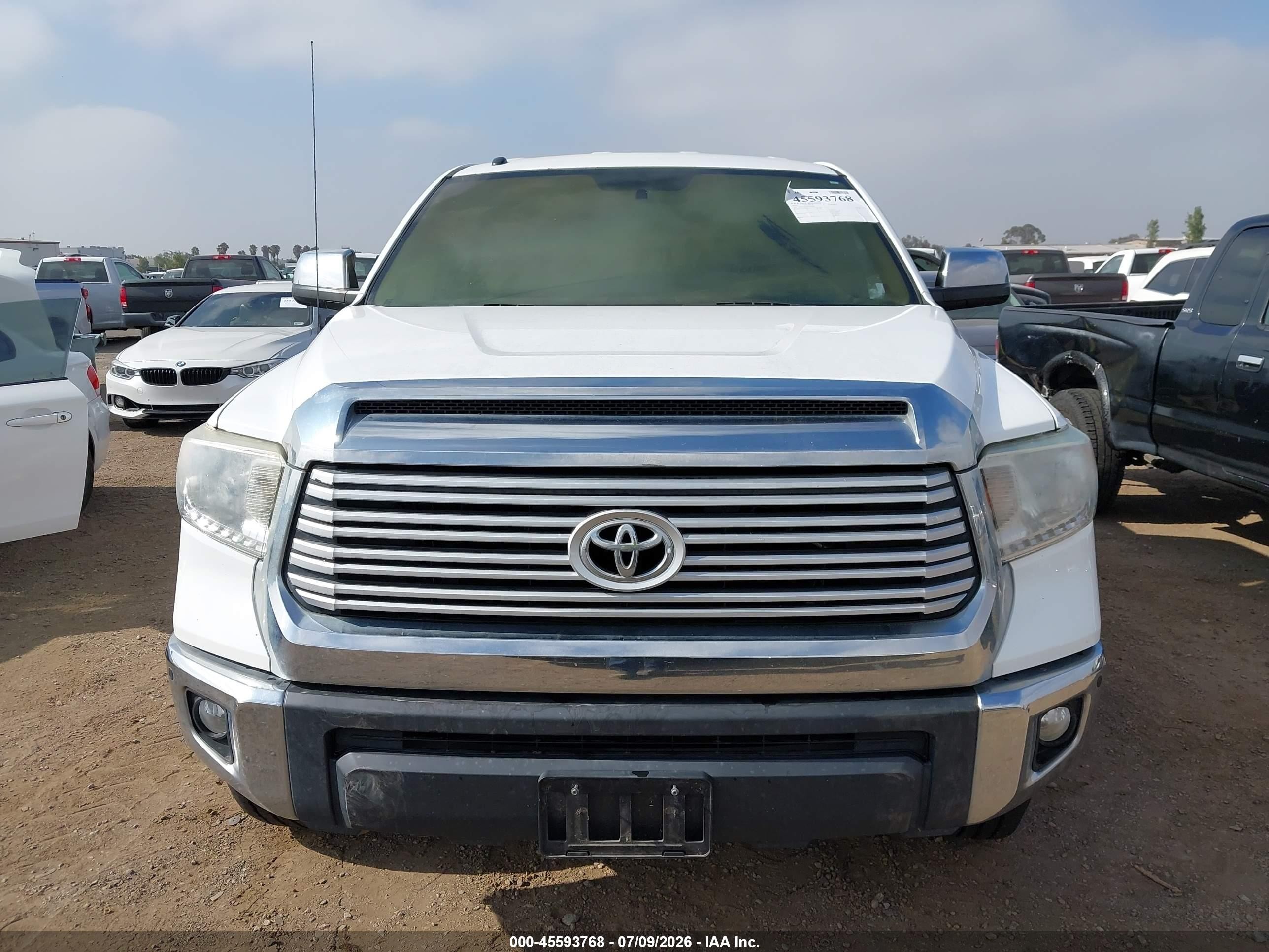 2014 Toyota Tundra Limited 5.7l V8 White vin: 5TFBY5F15EX364699