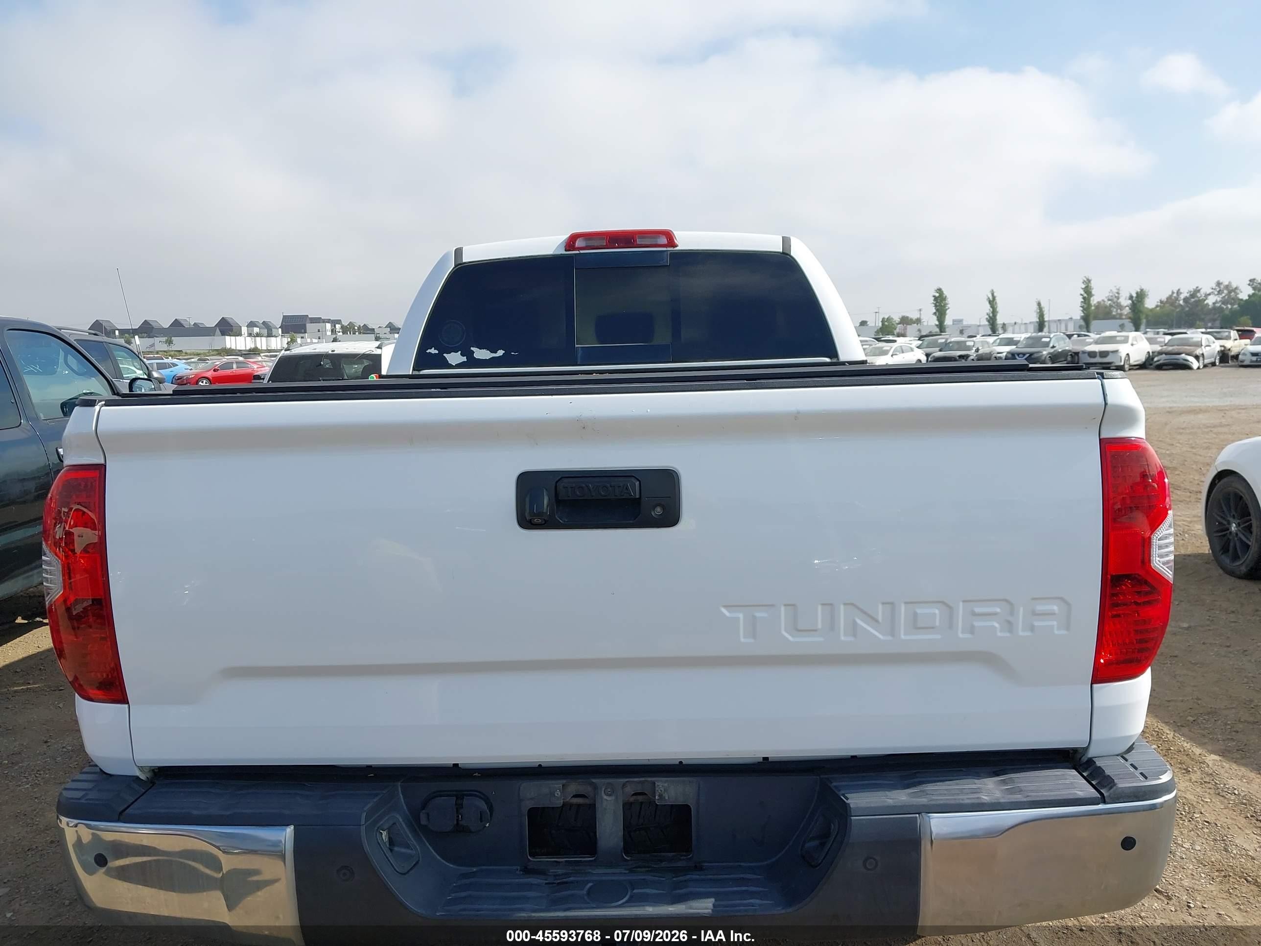 2014 Toyota Tundra Limited 5.7l V8 White vin: 5TFBY5F15EX364699