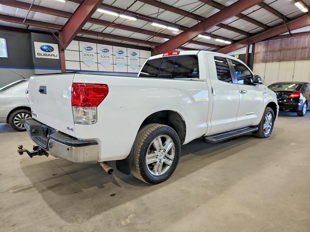 2010 Toyota Tundra Double Cab Limited Белый vin: 5TFBY5F19AX157694