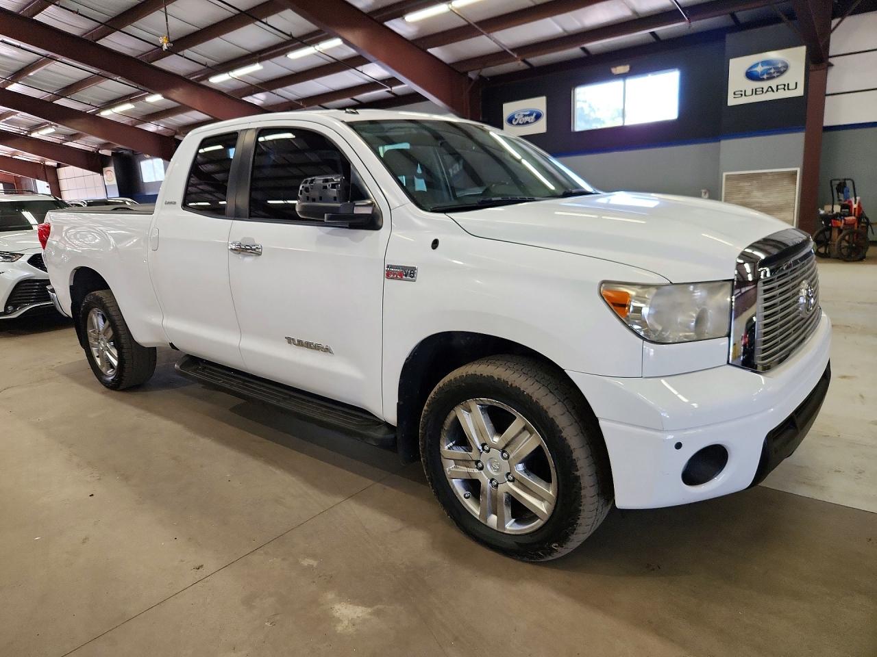 2010 Toyota Tundra Double Cab Limited Белый vin: 5TFBY5F19AX157694