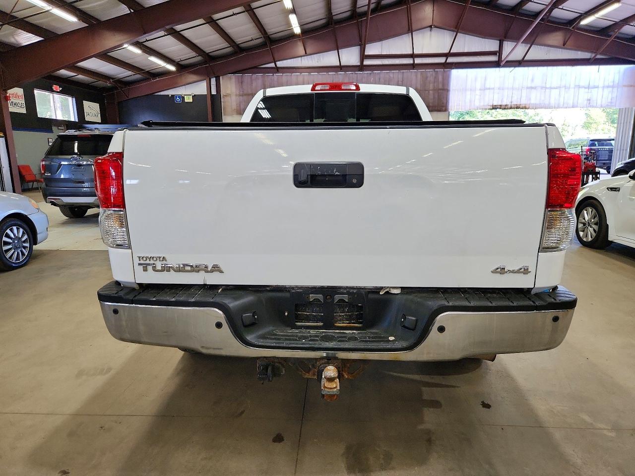 2010 Toyota Tundra Double Cab Limited Белый vin: 5TFBY5F19AX157694