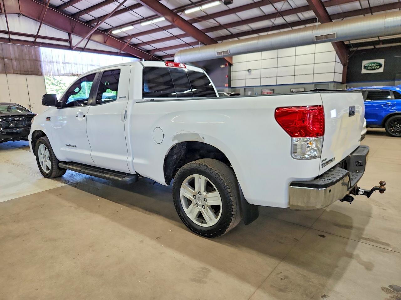 2010 Toyota Tundra Double Cab Limited Белый vin: 5TFBY5F19AX157694