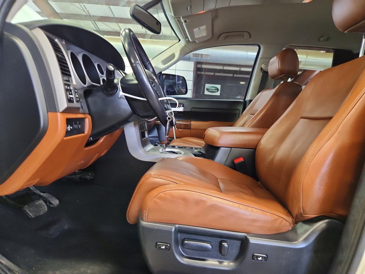 2010 Toyota Tundra Double Cab Limited Белый vin: 5TFBY5F19AX157694